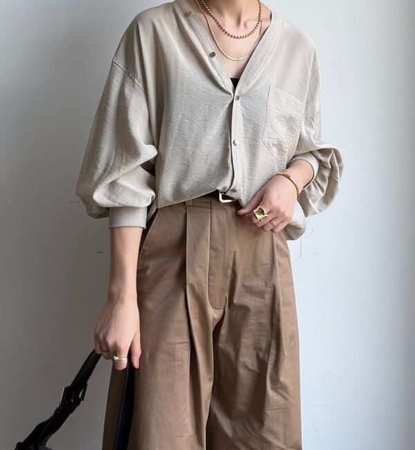  「【新色追加】GOLDボタンVVシャツ」|シャツ・ブラウス|