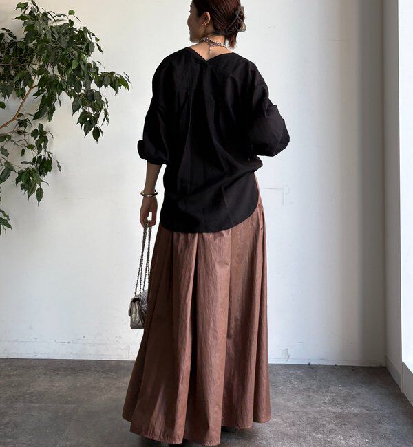  「【新色追加】GOLDボタンVVシャツ」|シャツ・ブラウス|