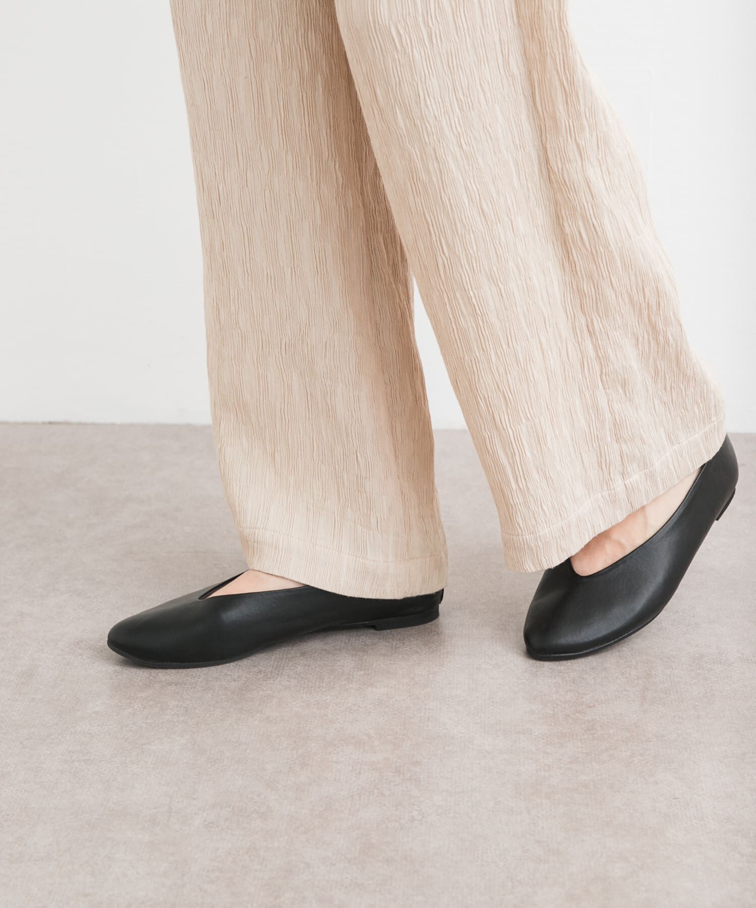 URBAN RESEARCH DOORS「Vカットパンプス」|パンプス|