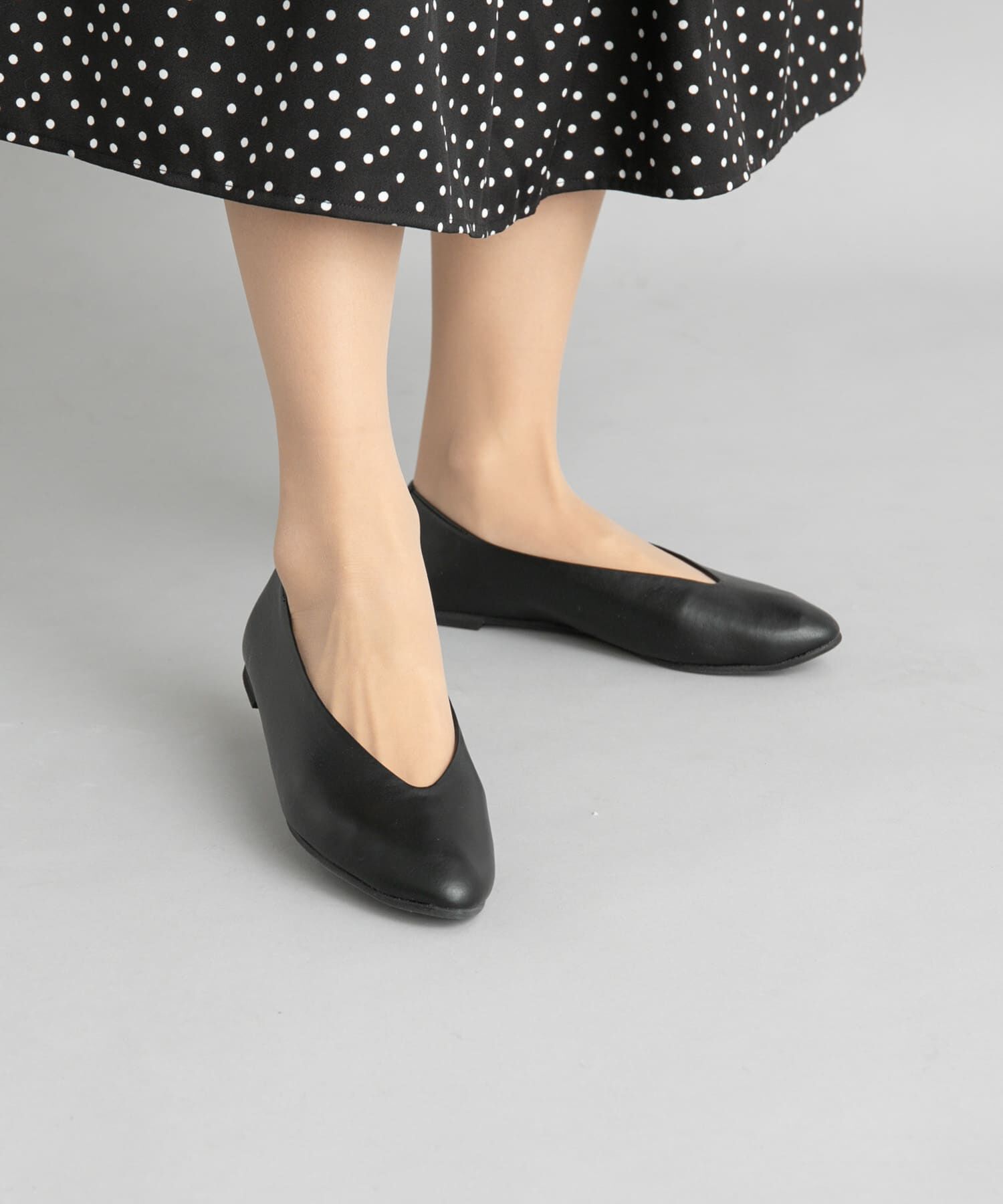 URBAN RESEARCH DOORS「Vカットパンプス」|パンプス|