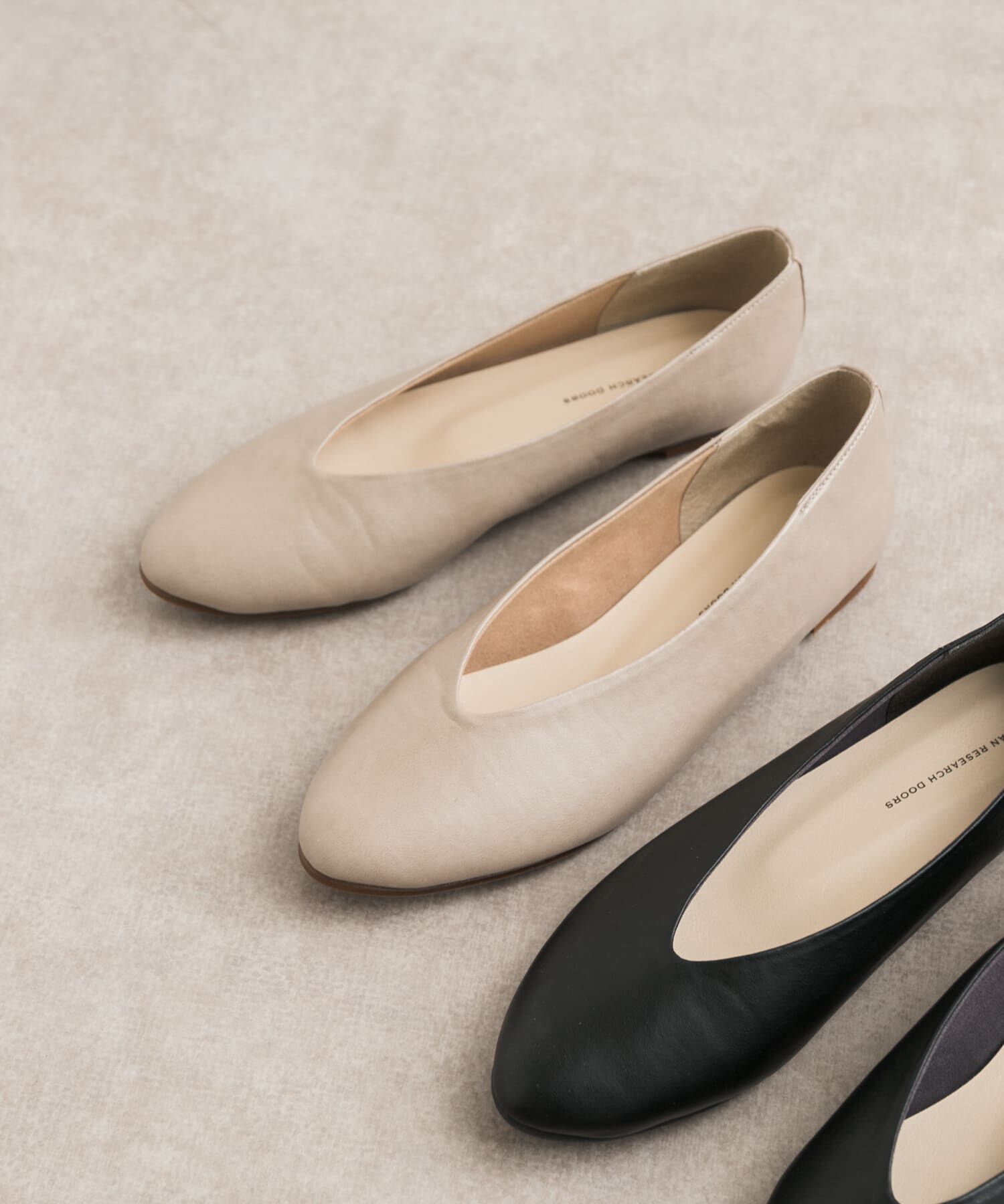 URBAN RESEARCH DOORS「Vカットパンプス」|パンプス|
