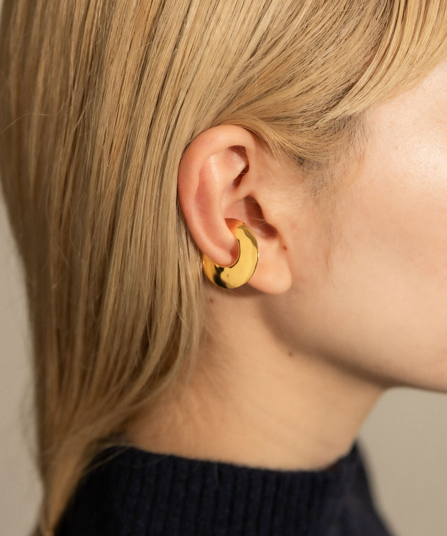 SMELLY「SMELLY so&rsquo;　flat circle earcuff gld」|イヤリング|ゴールド