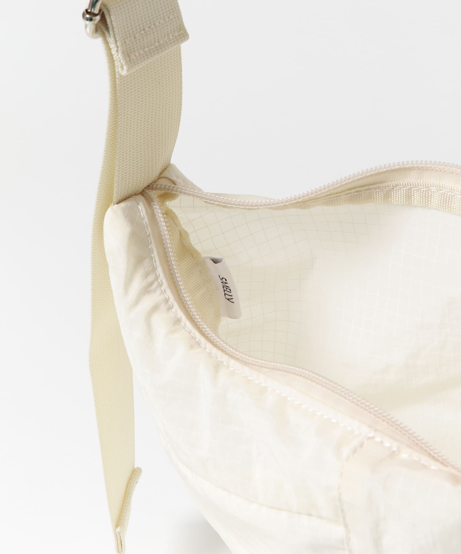 SMELLY「ハーフムーンナイロンショルダー」|ショルダー・メッセンジャー|