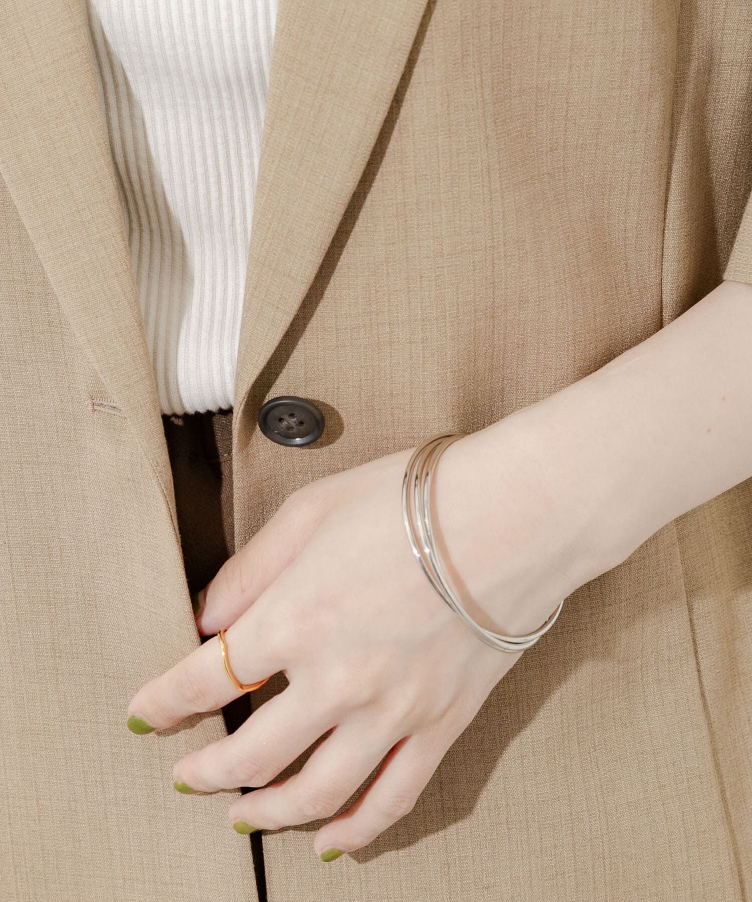 SMELLY「コードマルチショルダー」|モバイルケース|