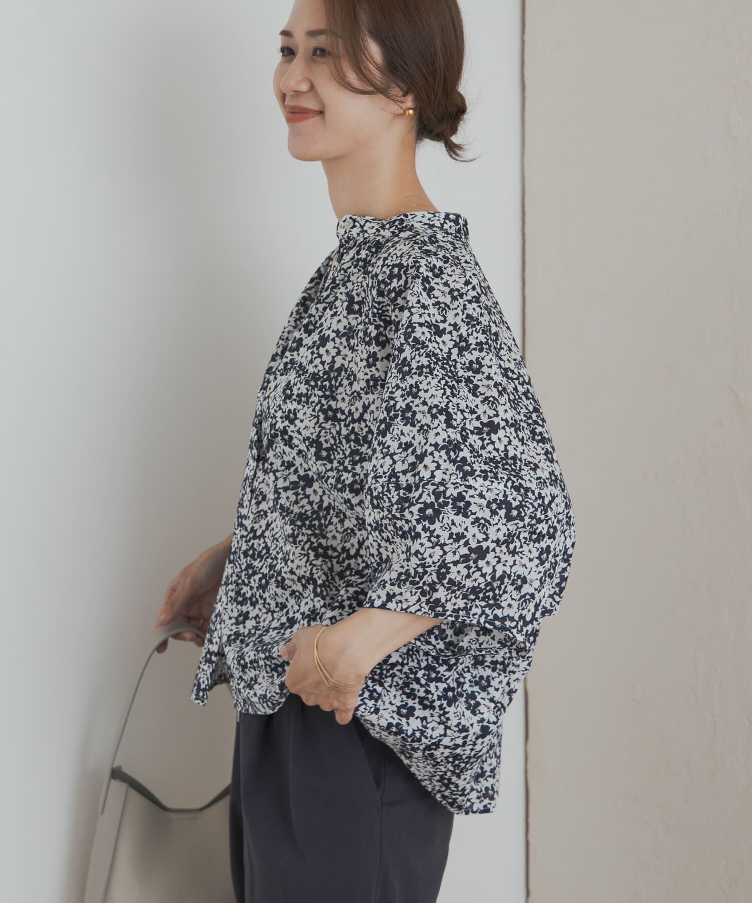 URBAN RESEARCH DOORS「フラワープリントドルマンブラウス」|シャツ・ブラウス|