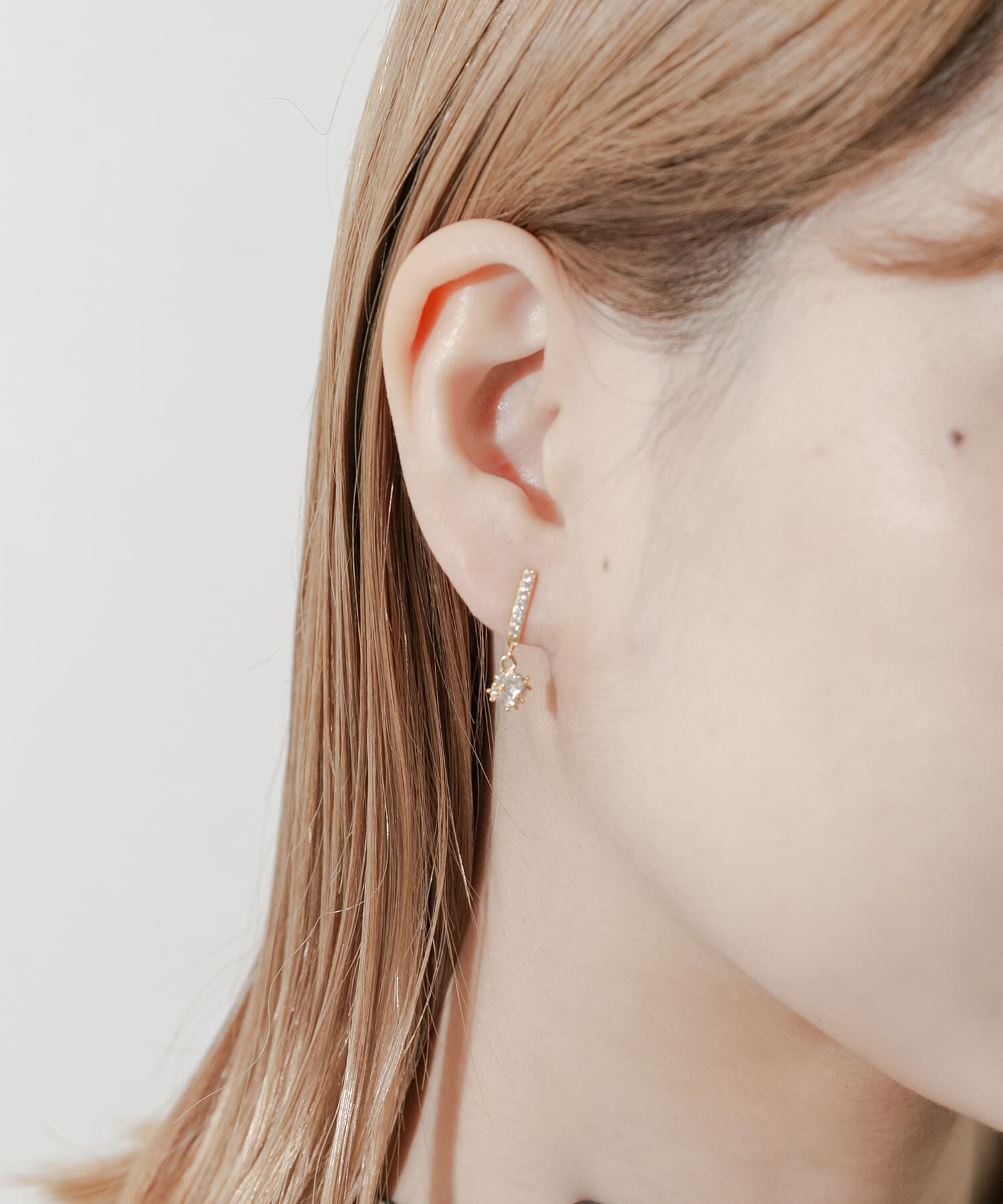 SMELLY「スクエアビジューオメガイヤリング」|イヤリング|