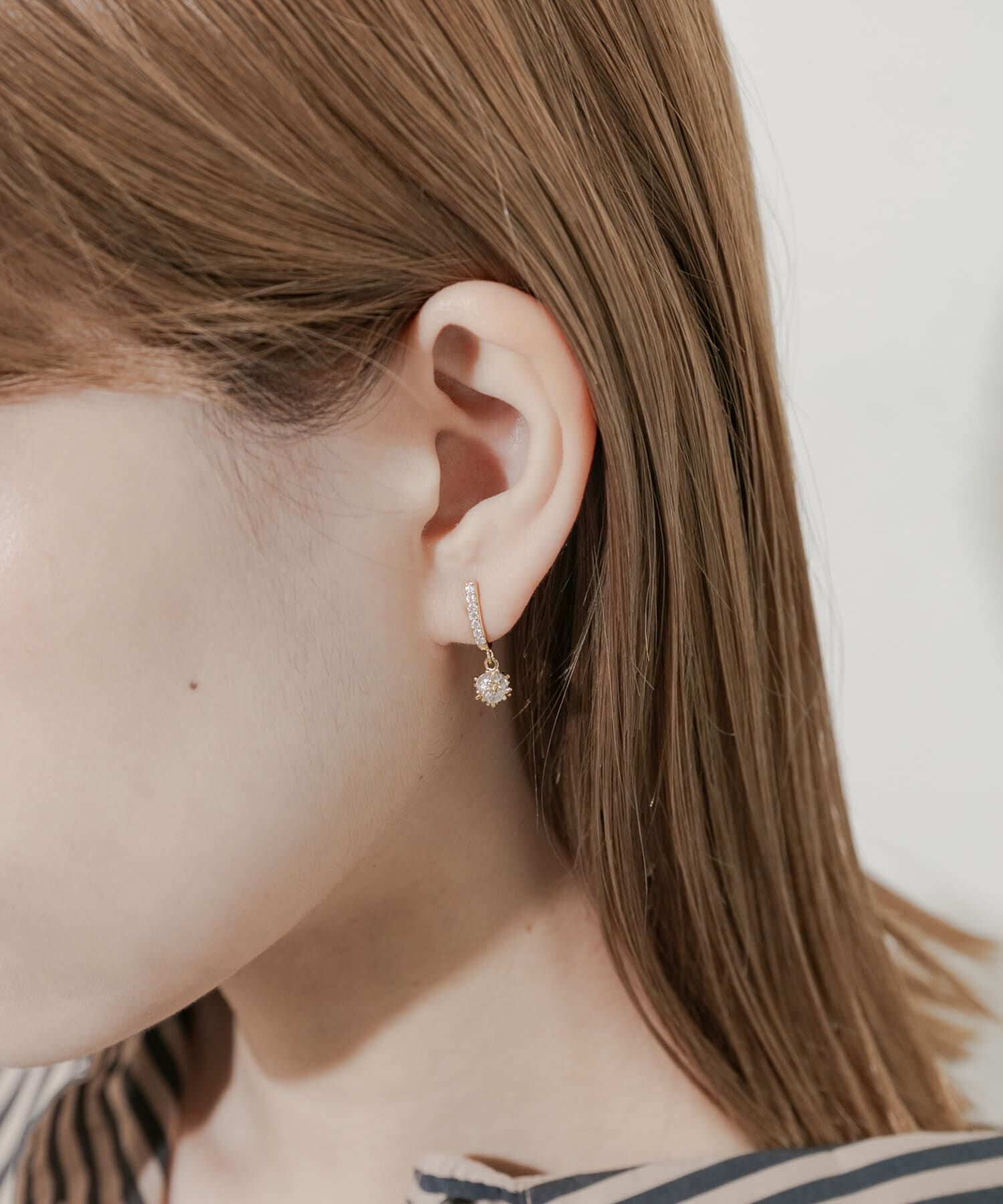 SMELLY「スクエアビジューオメガイヤリング」|イヤリング|