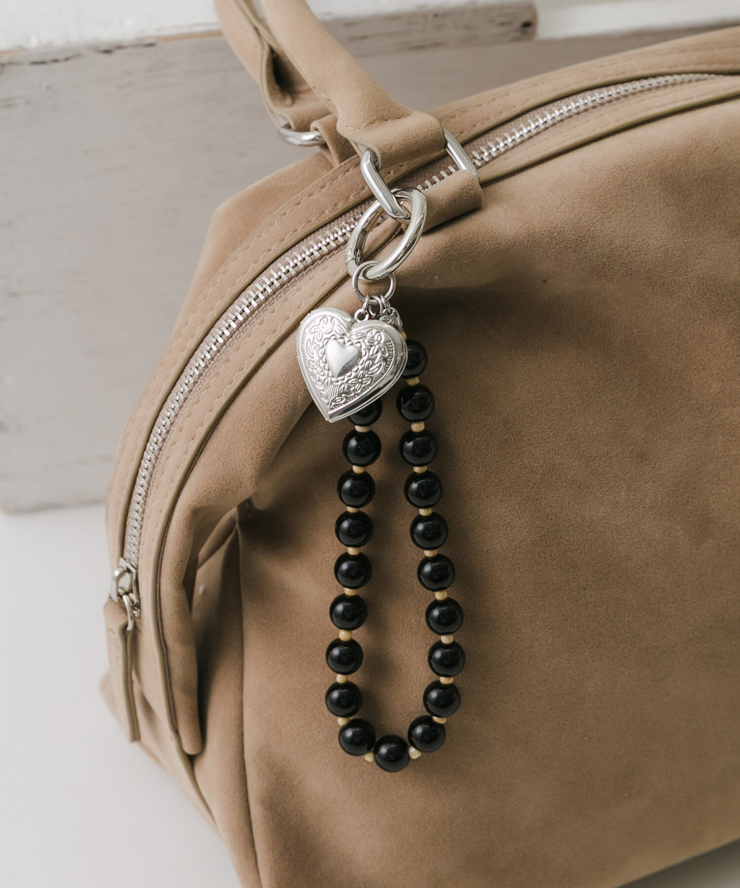 SMELLY「カラーボールハートロケットキーチェーン」|チャーム・キーホルダー|ブラック