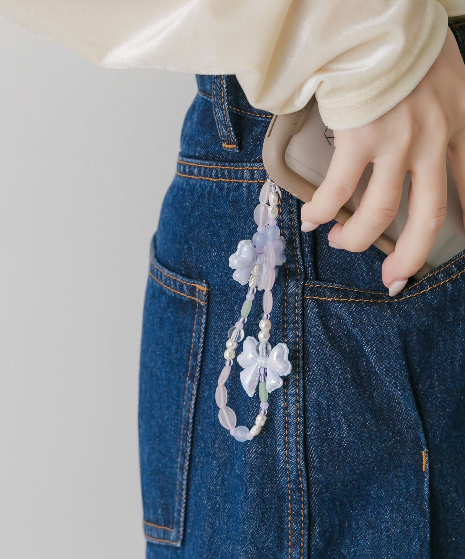 SMELLY「リボンモチーフビーズストラップ」|チャーム・キーホルダー|