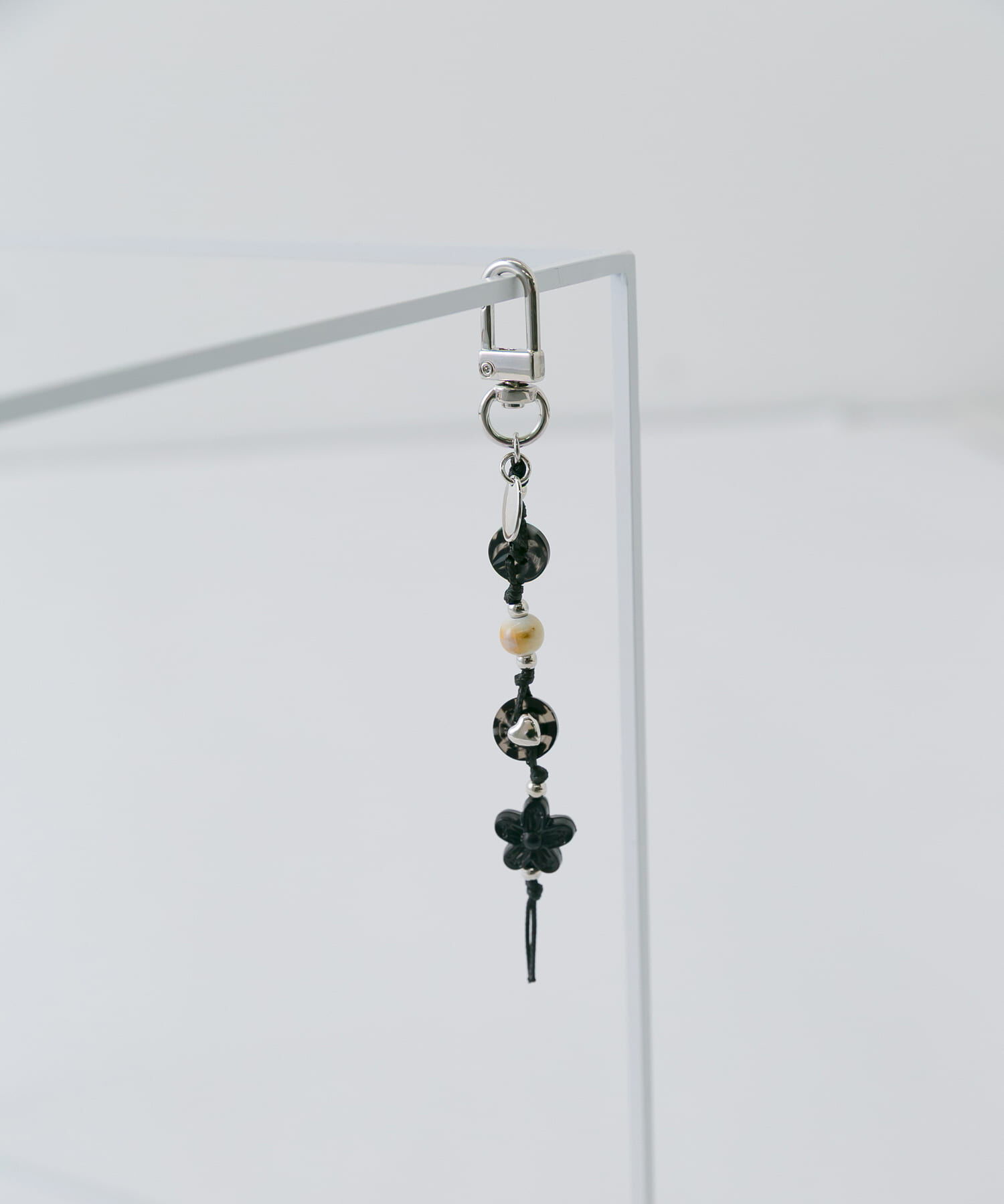 SMELLY「アソートモチーフミニキーチェーン」|チャーム・キーホルダー|ブラック