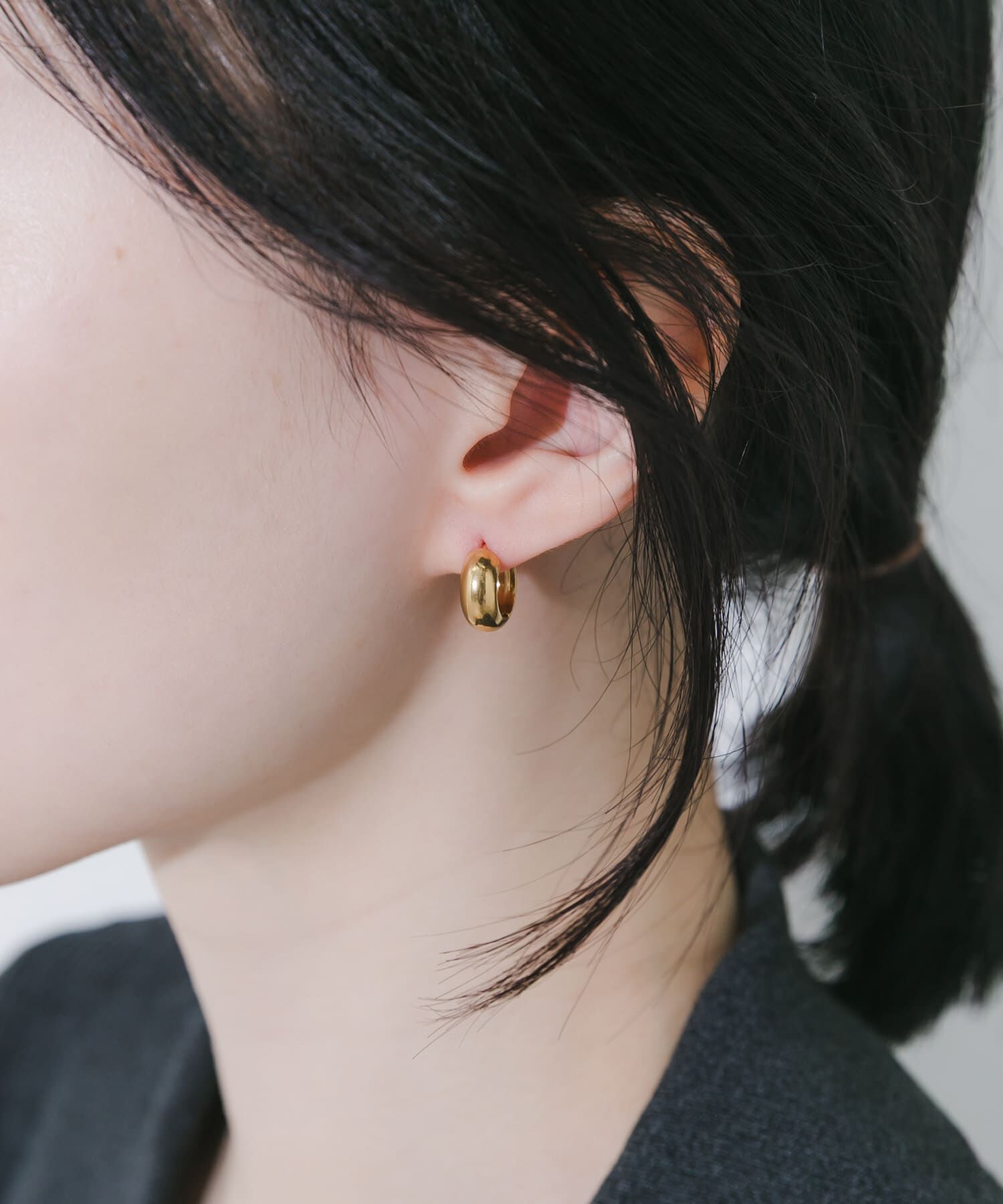 SMELLY「ステンレスプックリミニフープピアス」|ピアス|ゴールド