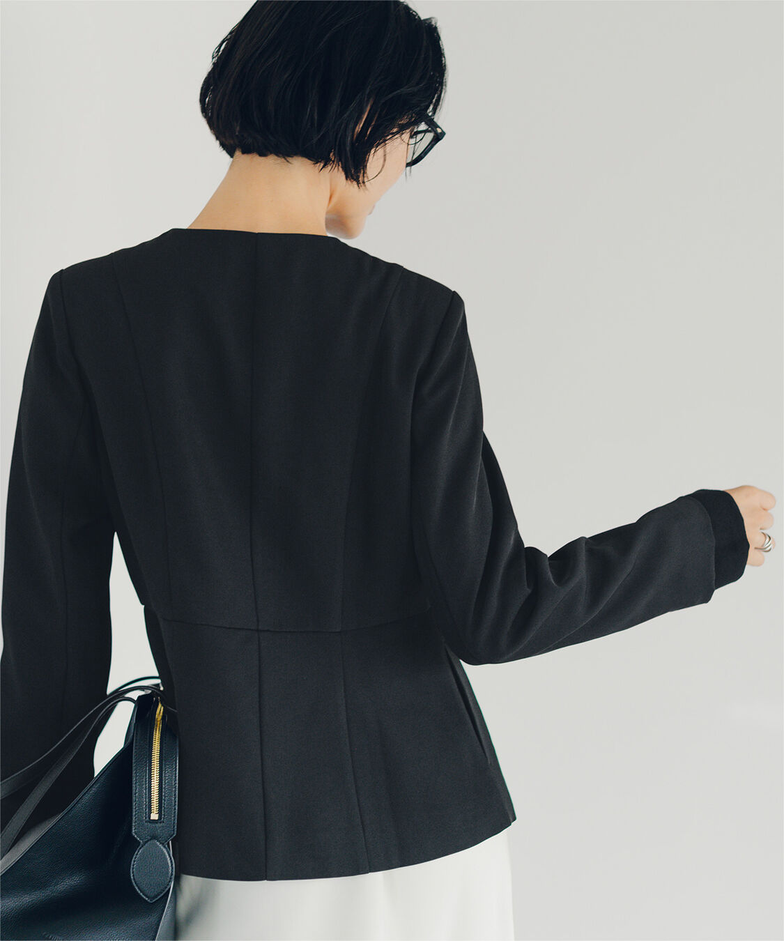 ur's「【小林有里さんコラボアイテム】美シルエットゴールド釦ペプラムジャケット」|ノーカラージャケット|