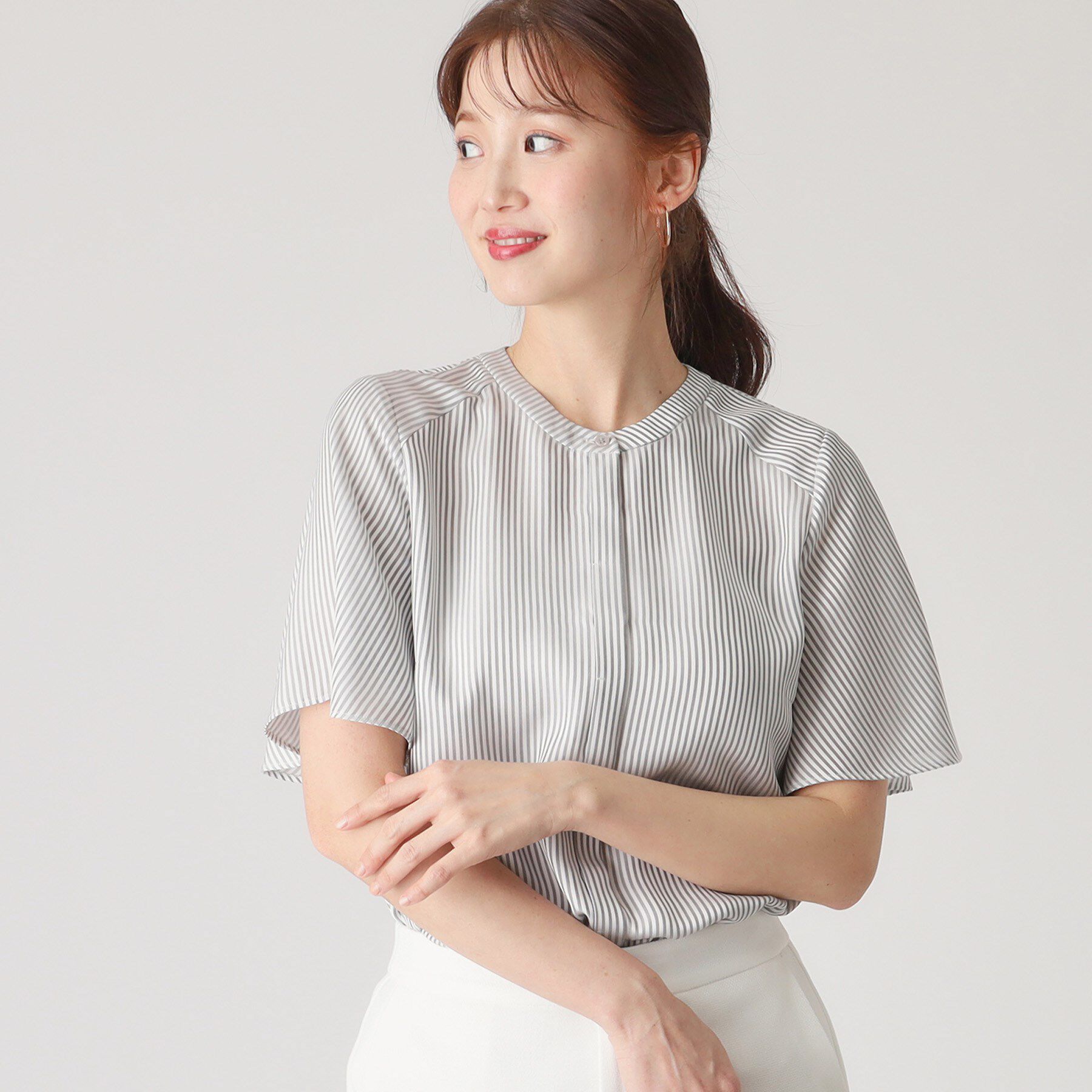 COUP DE CHANCE「【洗える／ストライプ柄】フレア袖ブラウス」|シャツ・ブラウス|ライトグレー(311