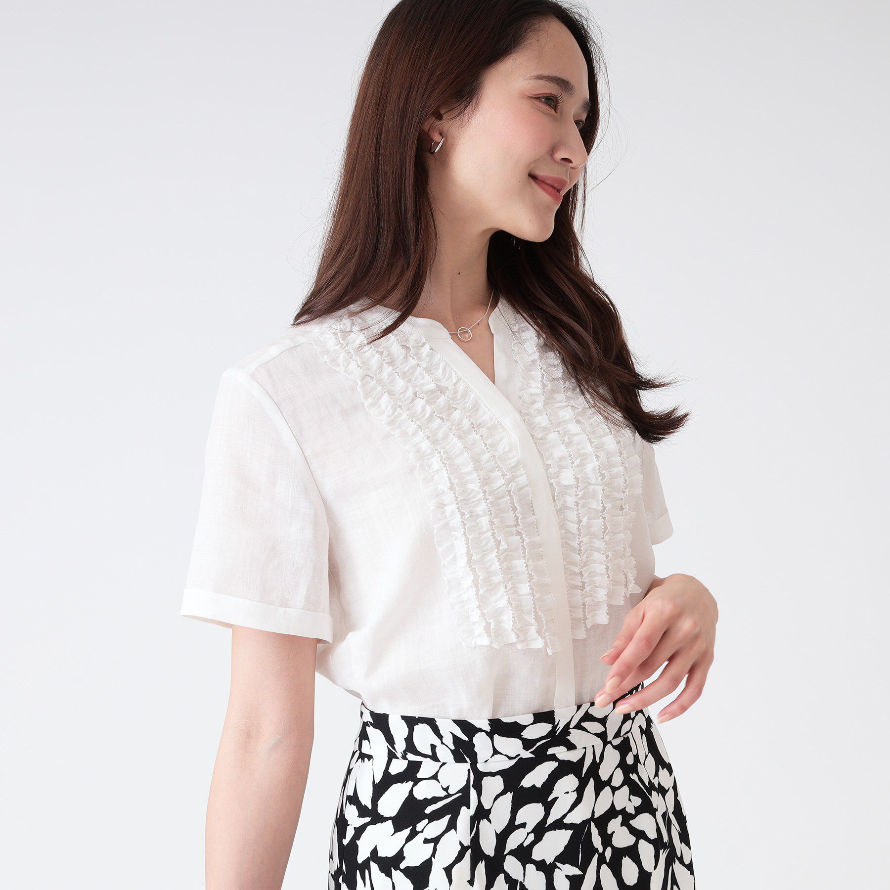 COUP DE CHANCE「【洗える／ラミー】フリルデザインブラウス」|シャツ・ブラウス|ホワイト(001)