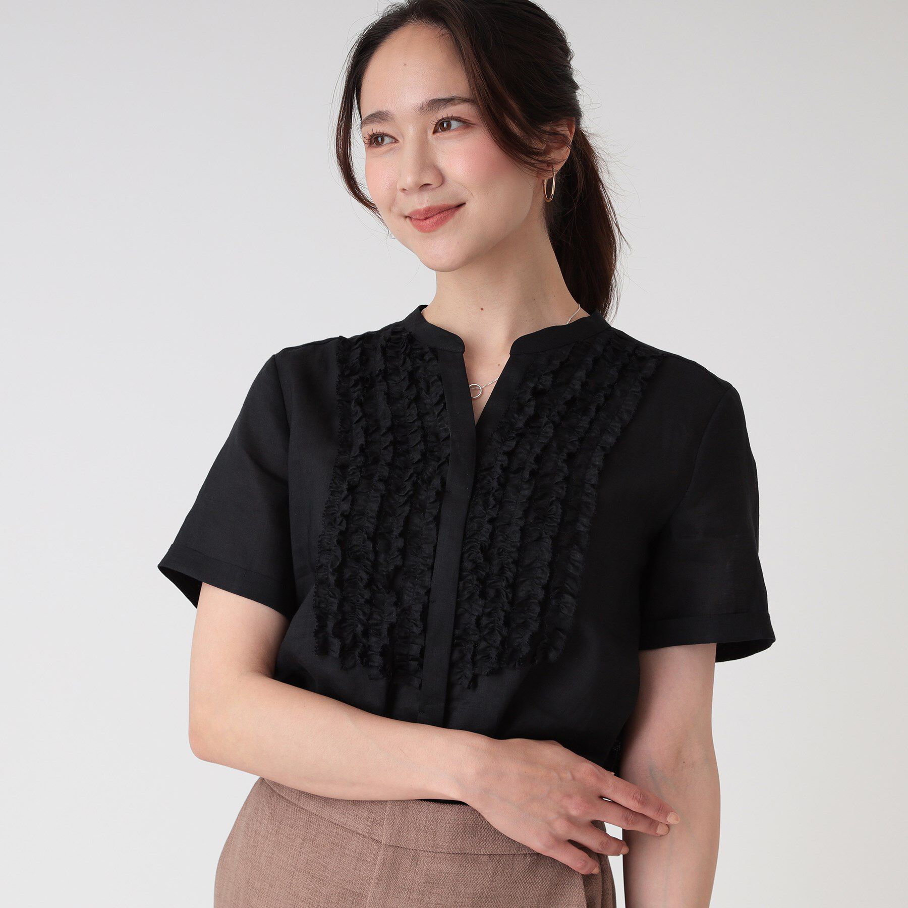 COUP DE CHANCE「【洗える／ラミー】フリルデザインブラウス」|シャツ・ブラウス|ブラック(019)