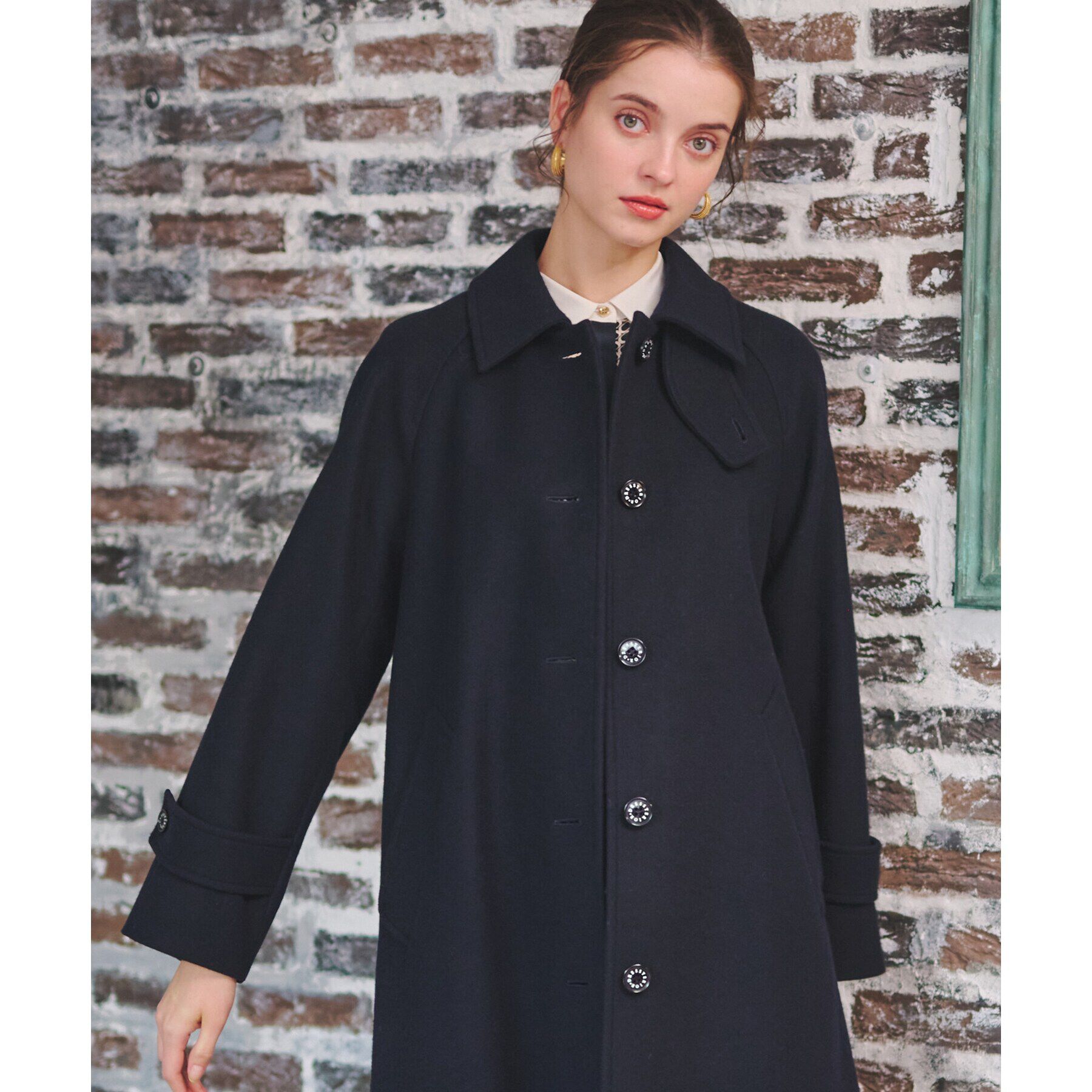 DRESSTERIOR「【大人百花冬号掲載　モデル美香さん着用】Super110sウールAラインステンカラーコート」|ステンカラーコート|