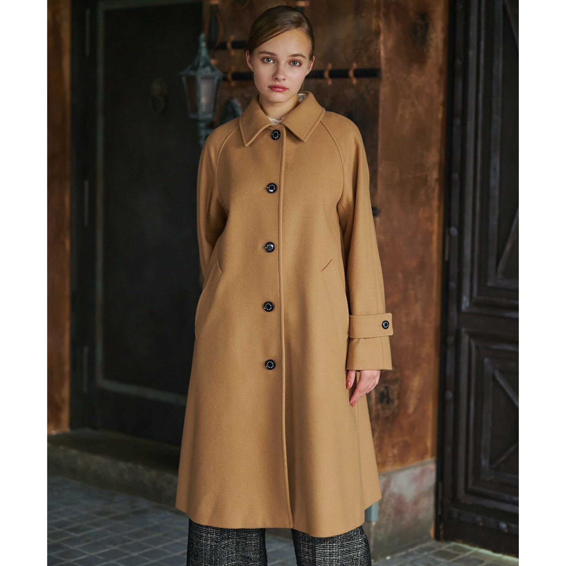 DRESSTERIOR「【大人百花冬号掲載　モデル美香さん着用】Super110sウールAラインステンカラーコート」|ステンカラーコート|