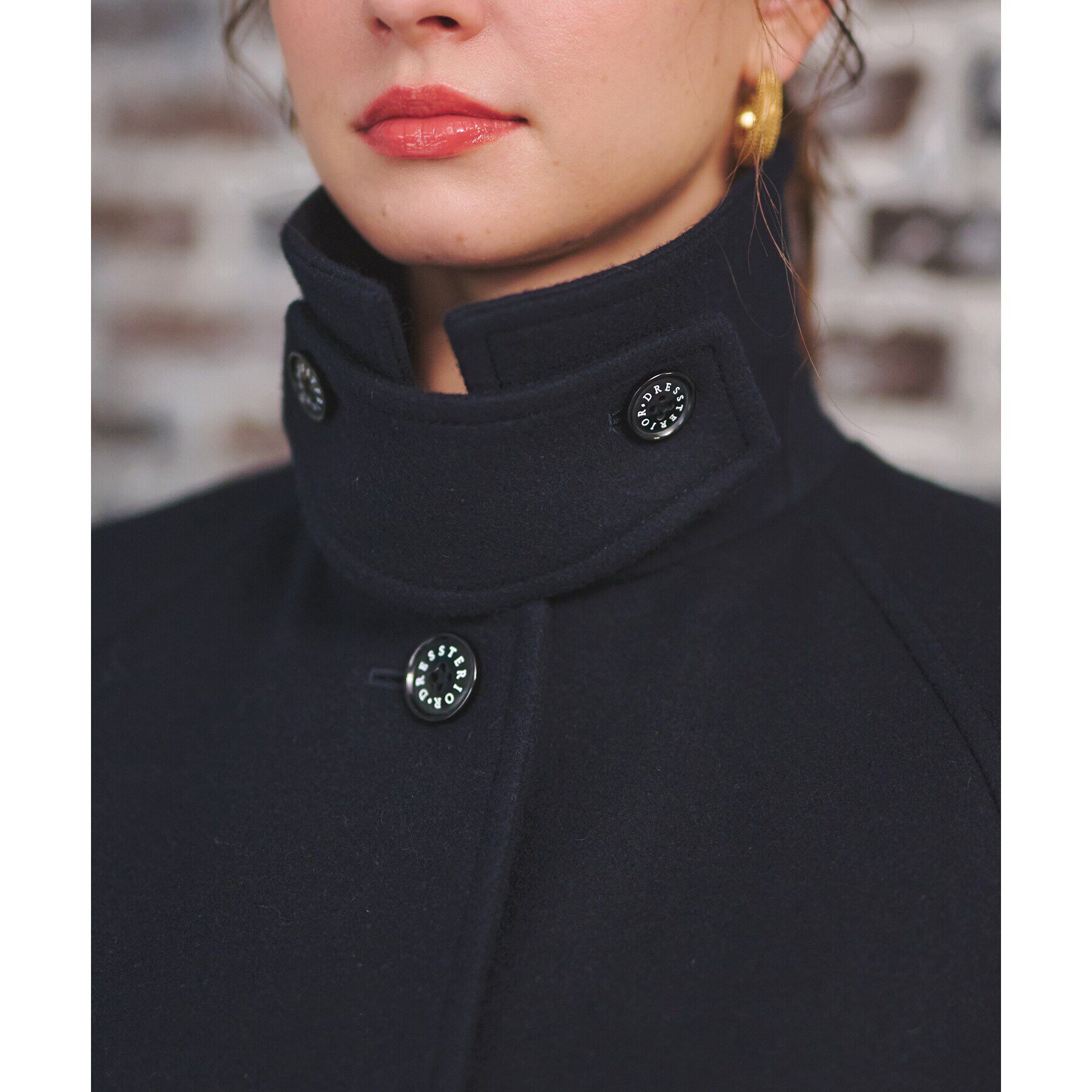 DRESSTERIOR「【大人百花冬号掲載　モデル美香さん着用】Super110sウールAラインステンカラーコート」|ステンカラーコート|