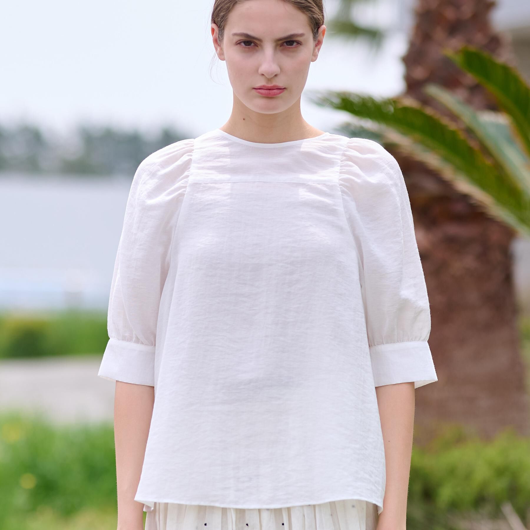 DRESSTERIOR「【洗える/清涼感】ボリュームスリーブバックジップブラウス」|シャツ・ブラウス|