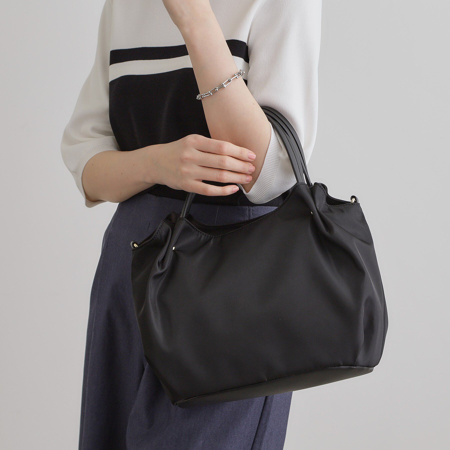 grove「【晴れの日も雨の日も】撥水タック3層2WAYトート」|トートバッグ|ブラック(019)