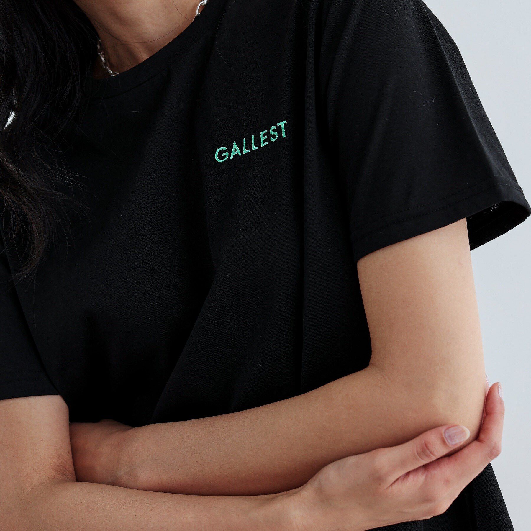 GALLEST「クロップド丈ロゴTシャツ」|Tシャツ・カットソー|