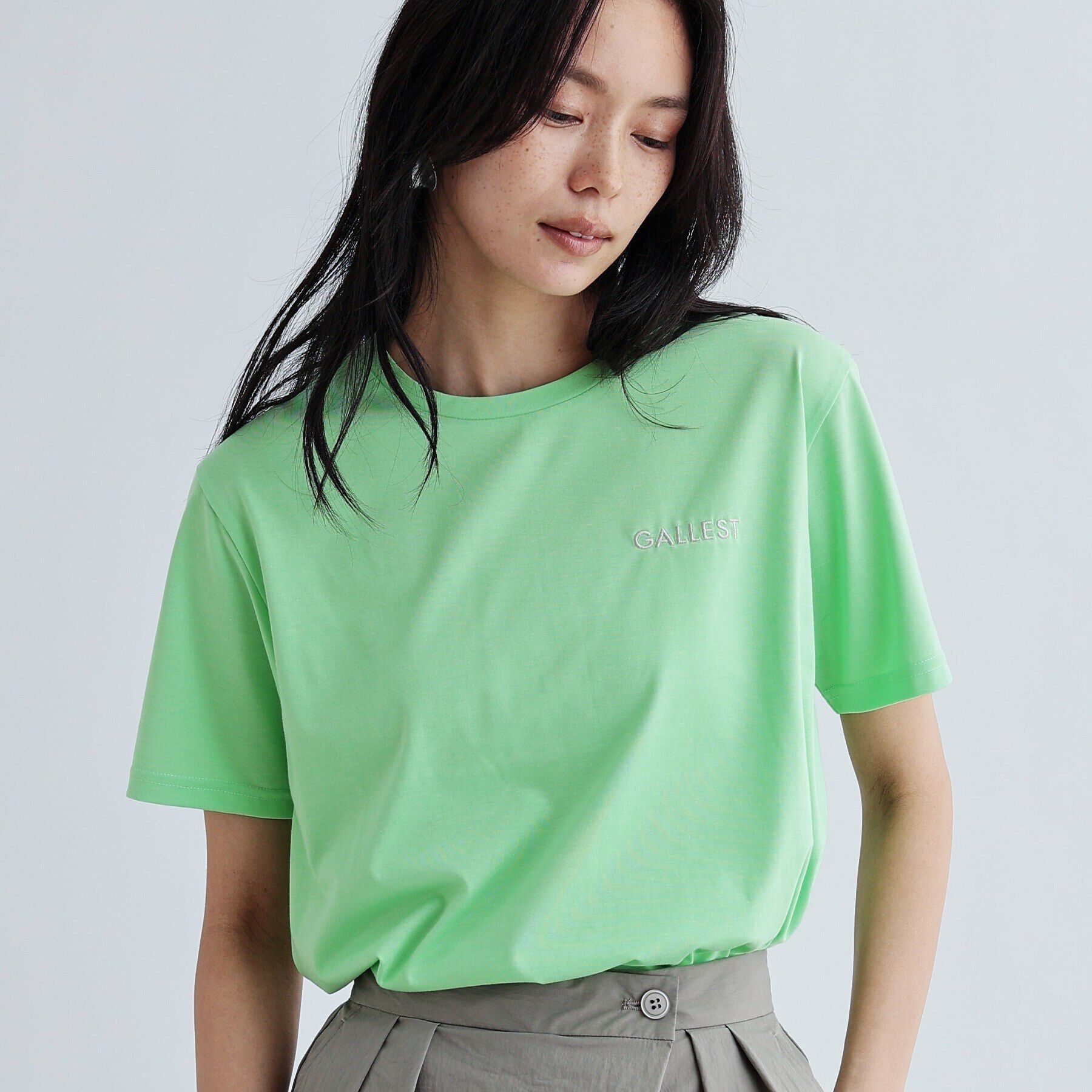 GALLEST「クロップド丈ロゴTシャツ」|Tシャツ・カットソー|
