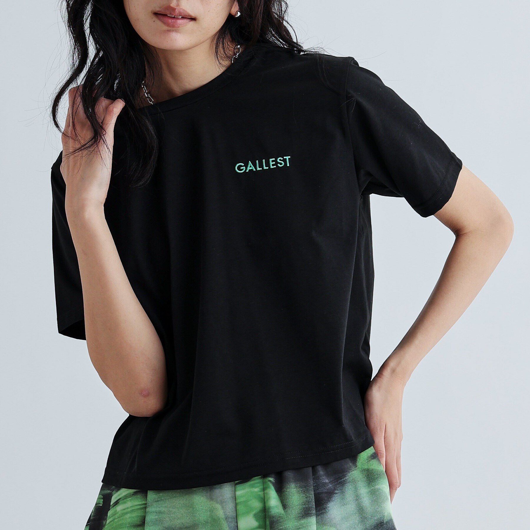 GALLEST「クロップド丈ロゴTシャツ」|Tシャツ・カットソー|ブラック(019)