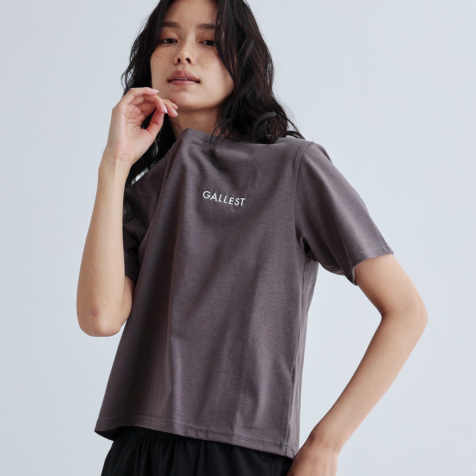 GALLEST「クロップド丈ロゴTシャツ」|Tシャツ・カットソー|トープ(054)
