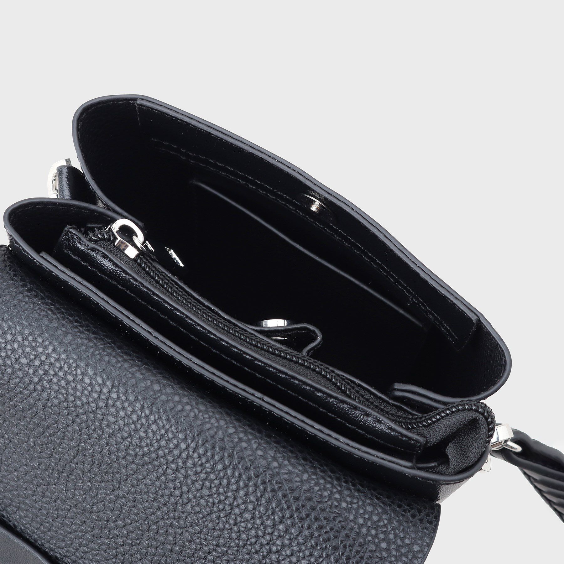 tk.TAKEO KIKUCHI「コンパクトミニショルダー」|ショルダー・メッセンジャー|