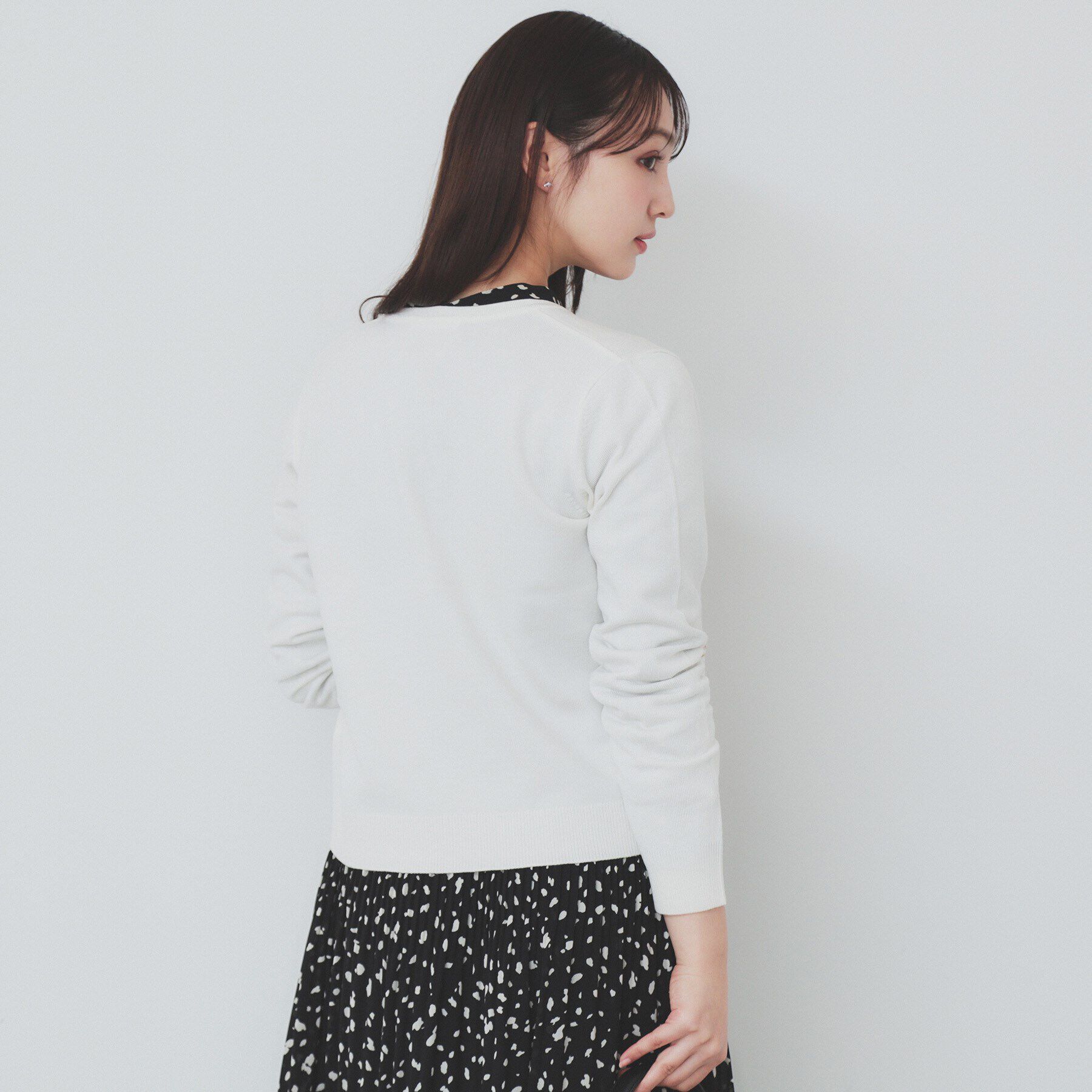 index「《5color》ポケットデザイン付きクルーネックカーディガン【洗濯機洗い可】」|カーディガン|