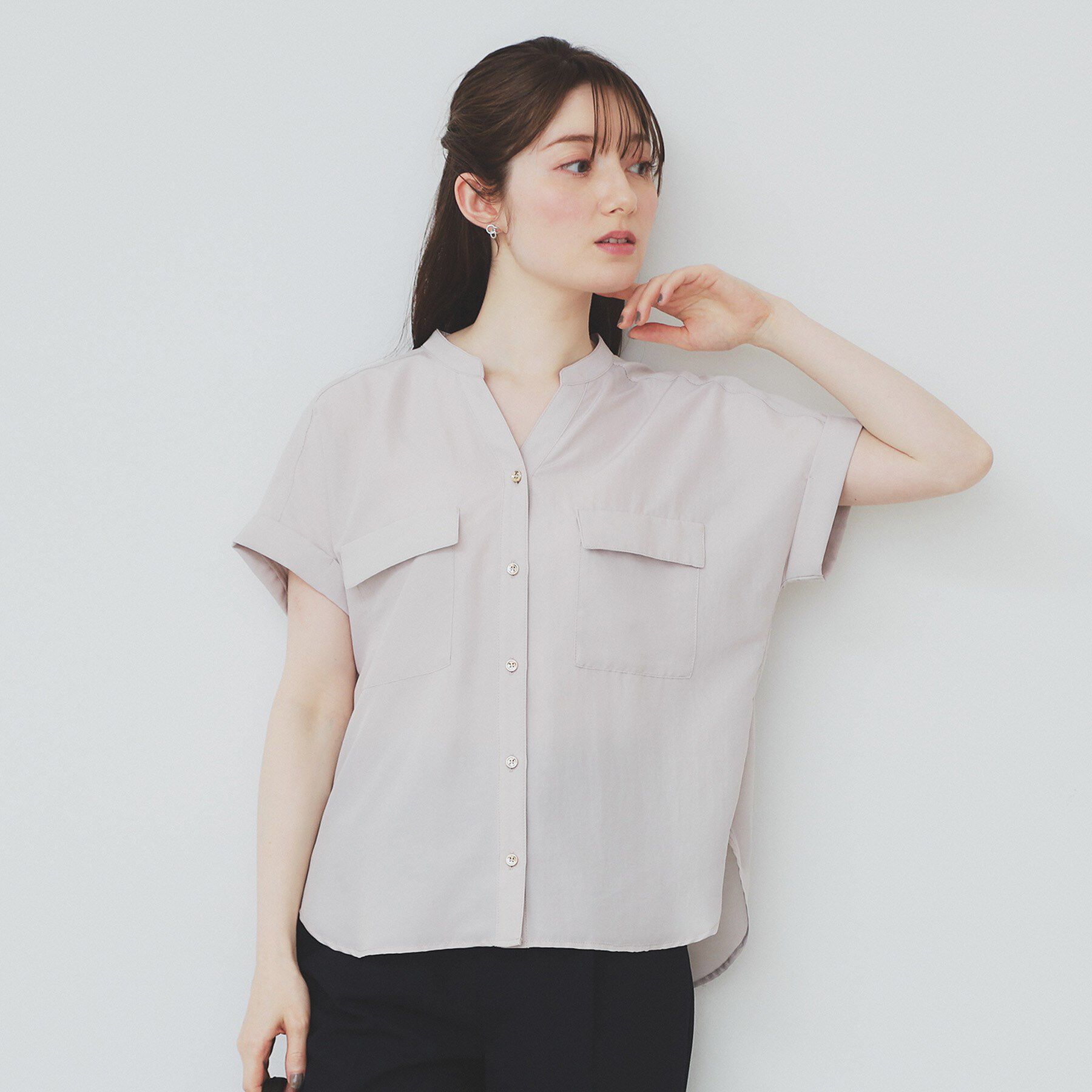 index「ダブルポケットスキッパーブラウス【洗濯機洗い可/イージーアイロン】」|シャツ・ブラウス|グレージュ(050)