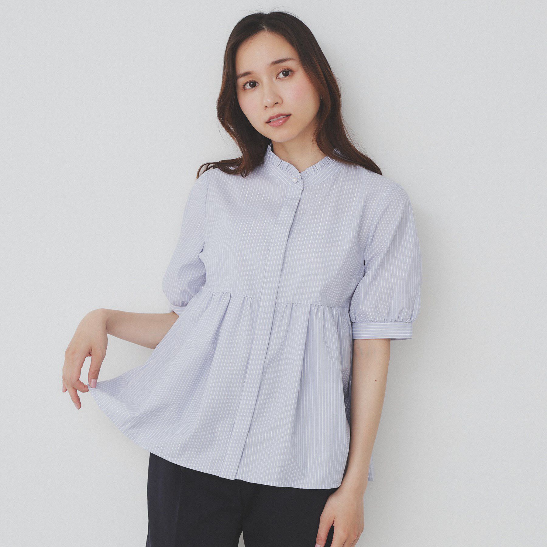 index「《5色展開》フリルバンドカラーペプラムブラウス【洗濯機洗い可/イージーアイロン/防シワ】」|シャツ・ブラウス|サックスブルー(39