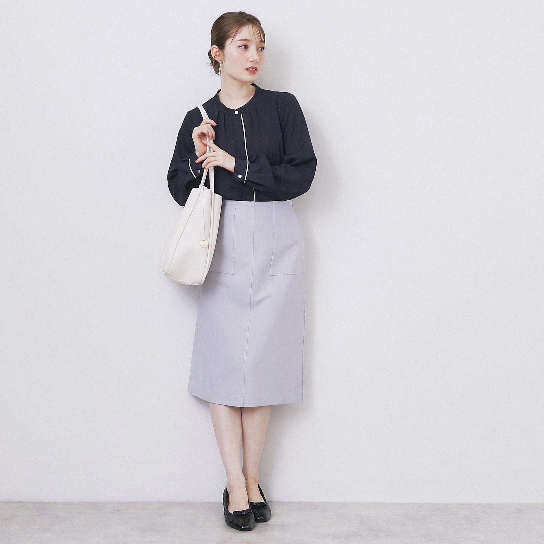 index「タックデザインバンドカラーブラウス【洗濯機OK】」|シャツ・ブラウス|