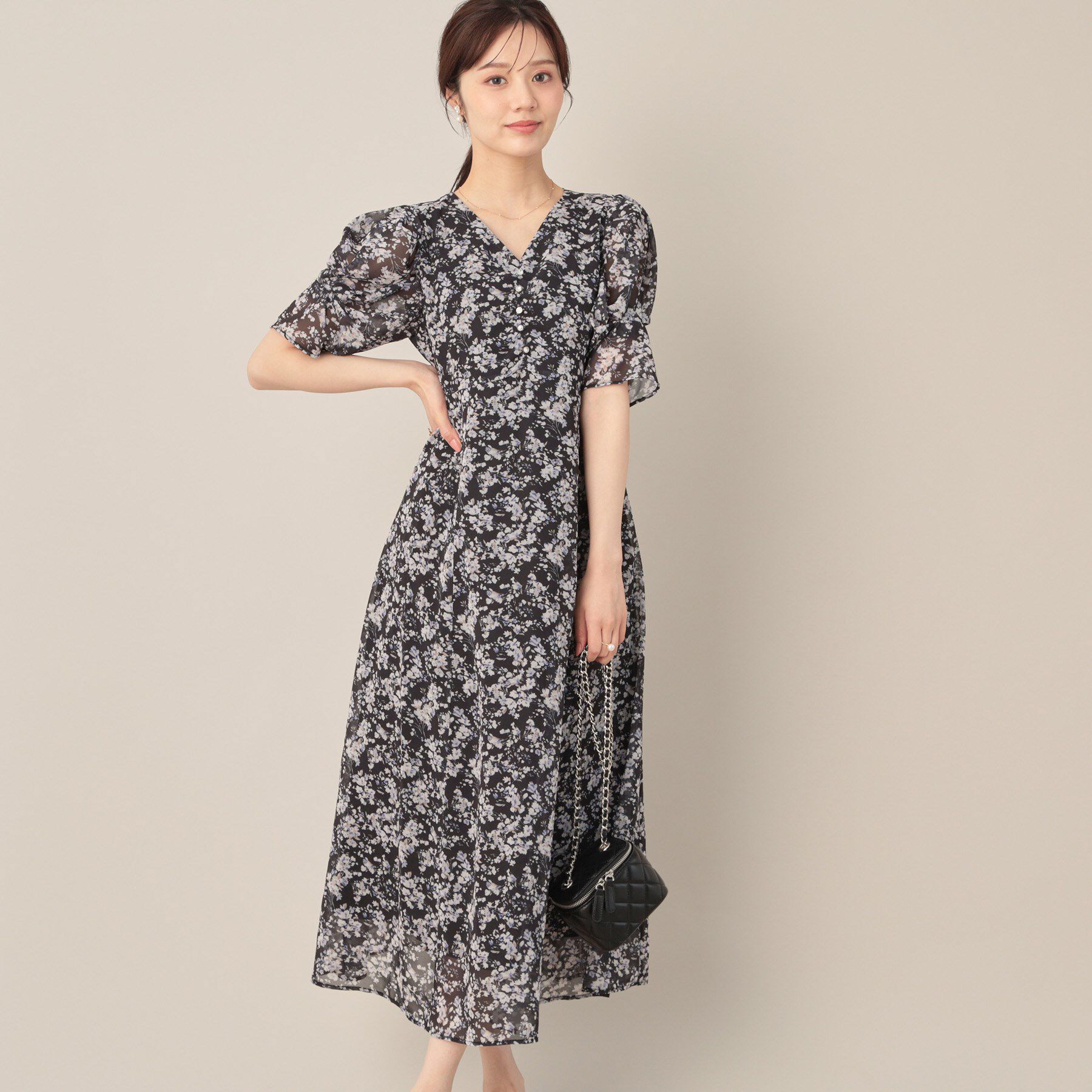 Couture broach「【一枚で着映える・通勤】Vネックフラワーワンピース」|ワンピース|