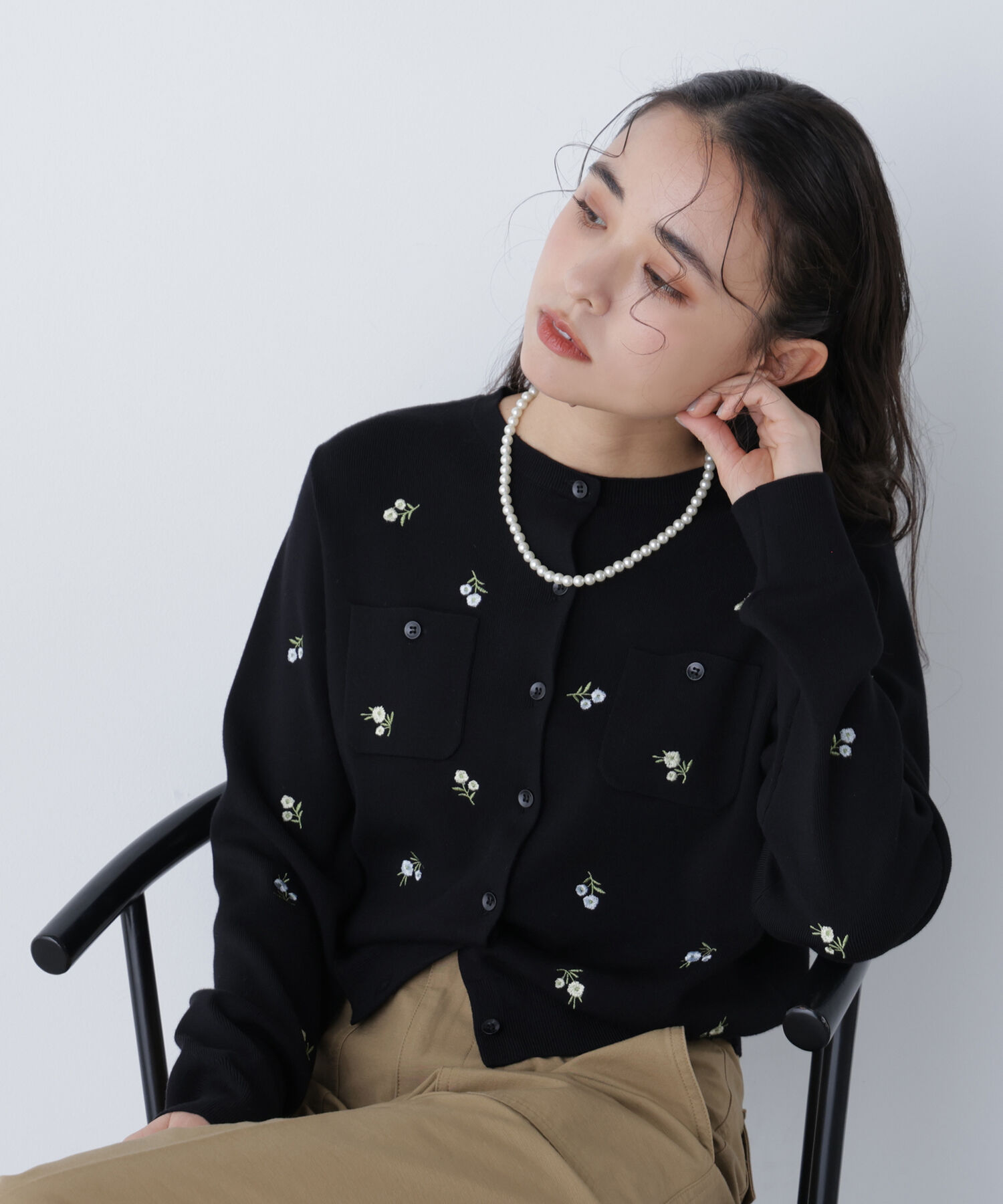  「〈N.〉フラワー刺繍ポケットカーデ」|ニット・セーター|ブラックベー 2