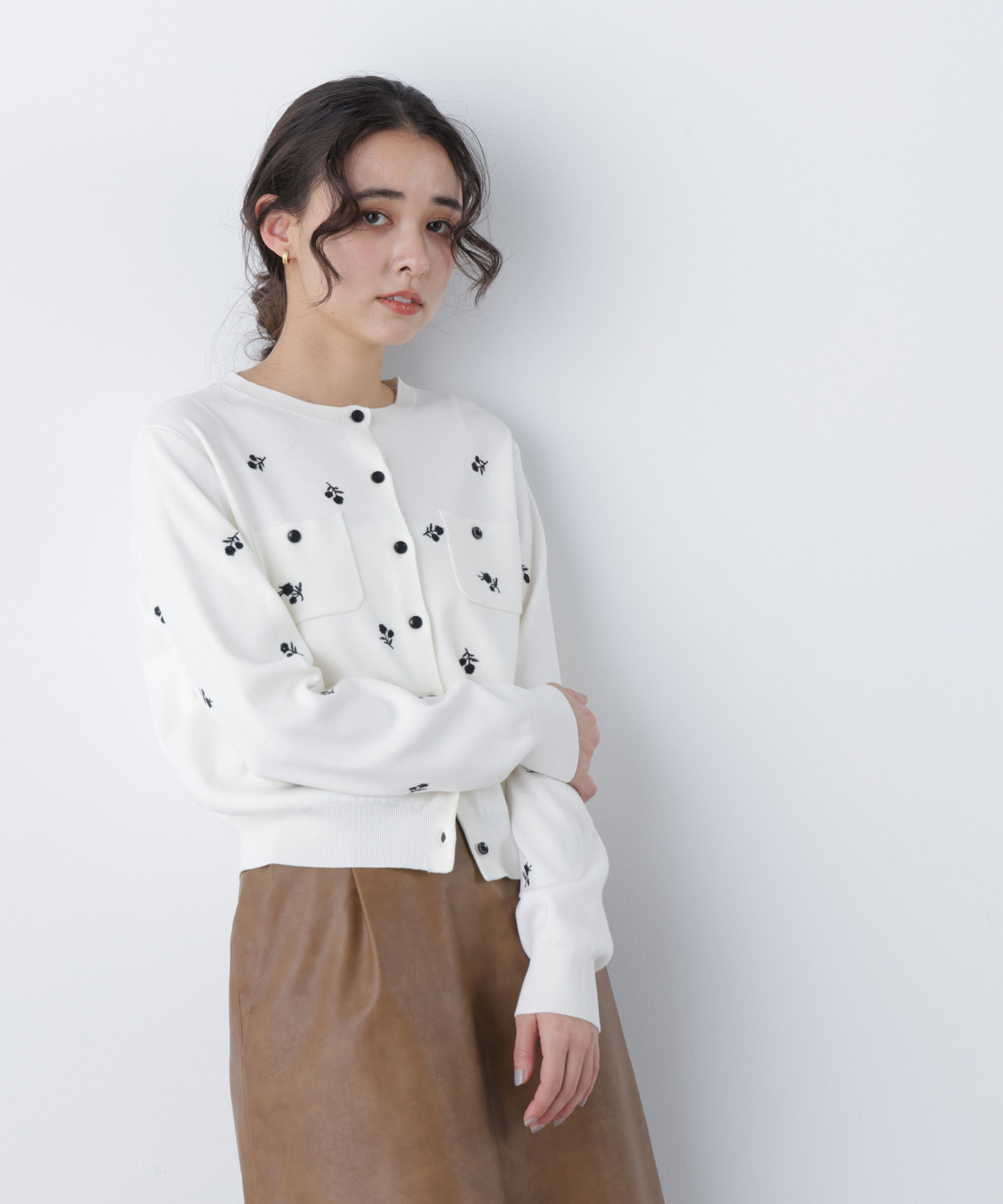  「〈N.〉フラワー刺繍ポケットカーデ」|ニット・セーター|オフベース2