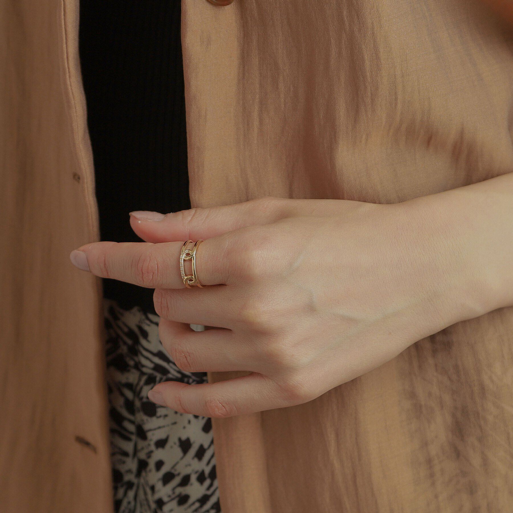 COCOSHNIK「K10ダイヤモンド ケーブルチェーンモチーフアシンメ リング」|リング|