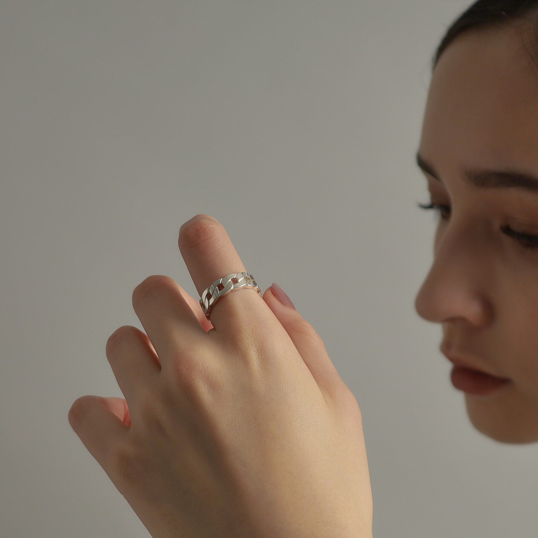 COCOSHNIK ONKITSCH「シルバー フラットカーブチェーンモチーフリング」|リング|