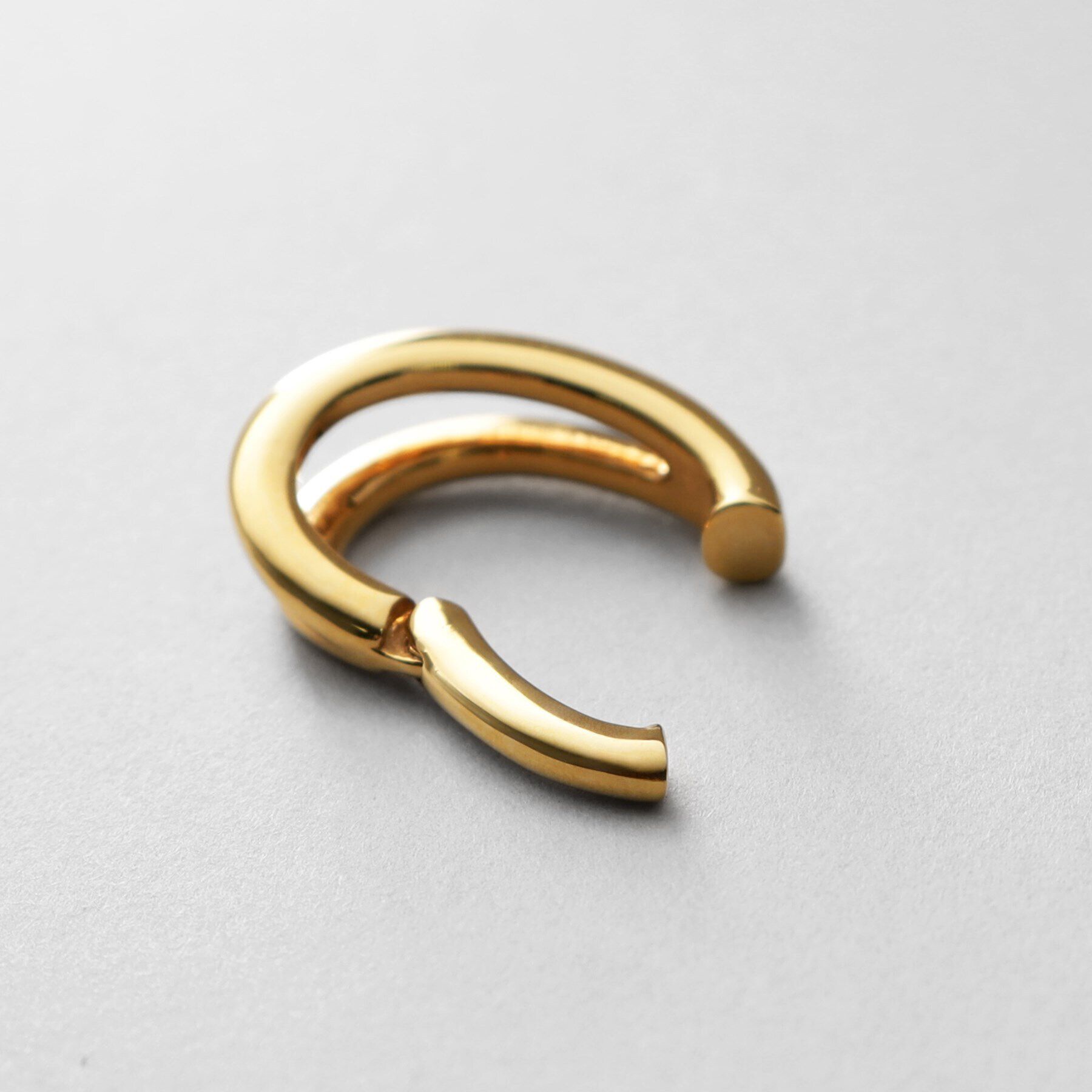 COCOSHNIK ONKITSCH「シルバー ハギーイヤリング ダブルフープ GP」|イヤリング|