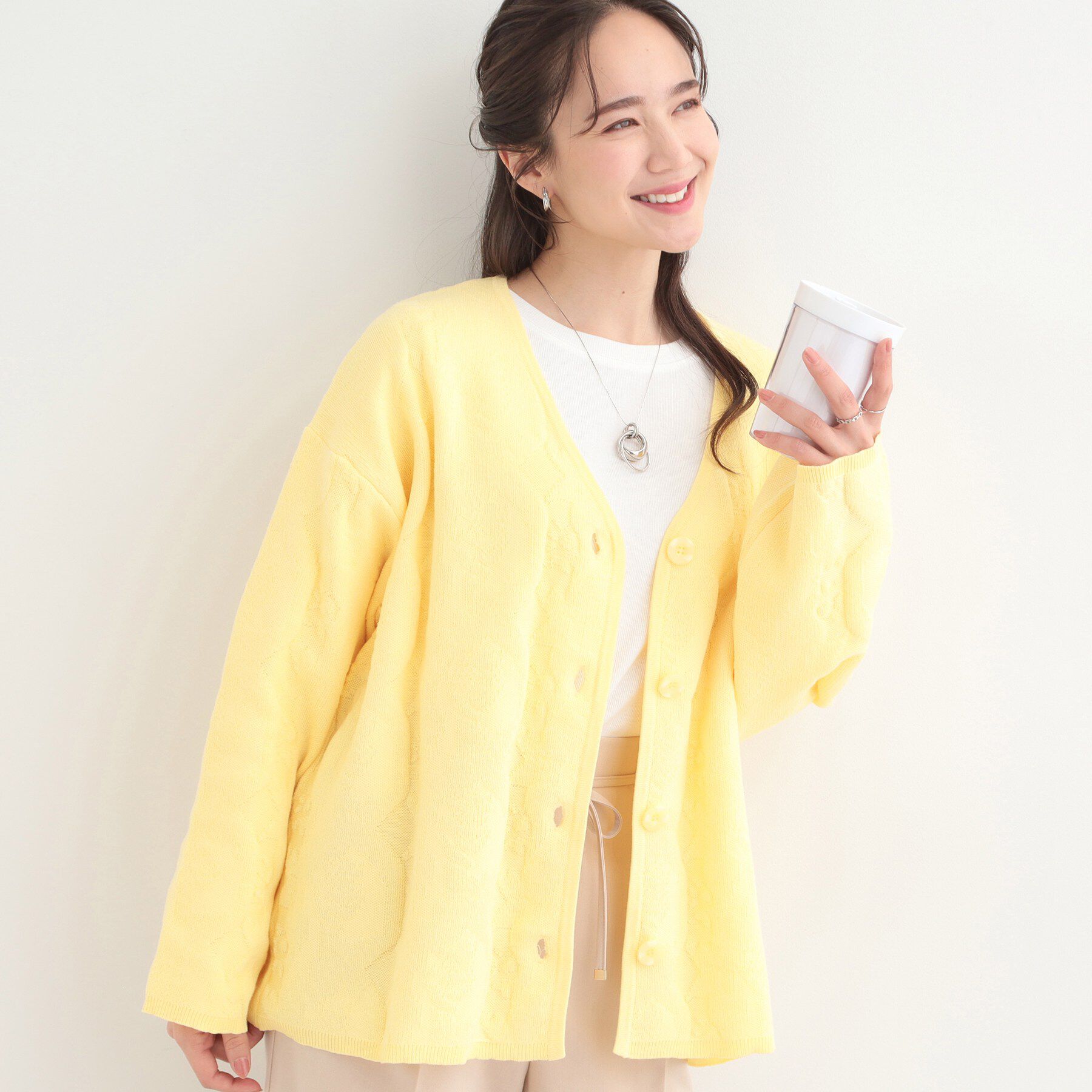 SHOO･LA･RUE「無地柄がコーデのアクセントに Vネックカーディガン」|カーディガン|イエロー(031)
