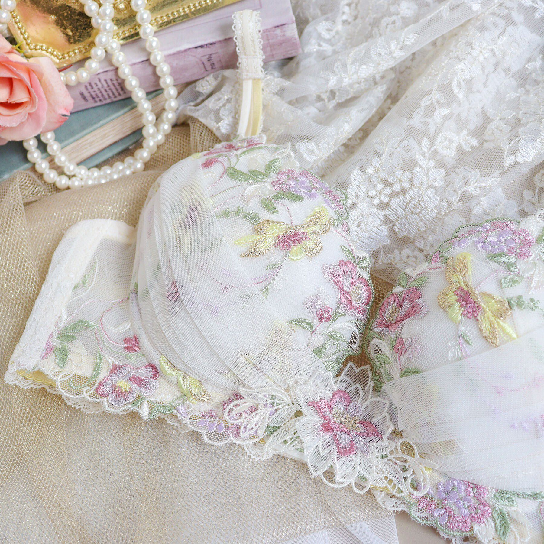 Risa Magli「アイリィー ブラジャー（E-F）＜V Make Type＞」|インナー|