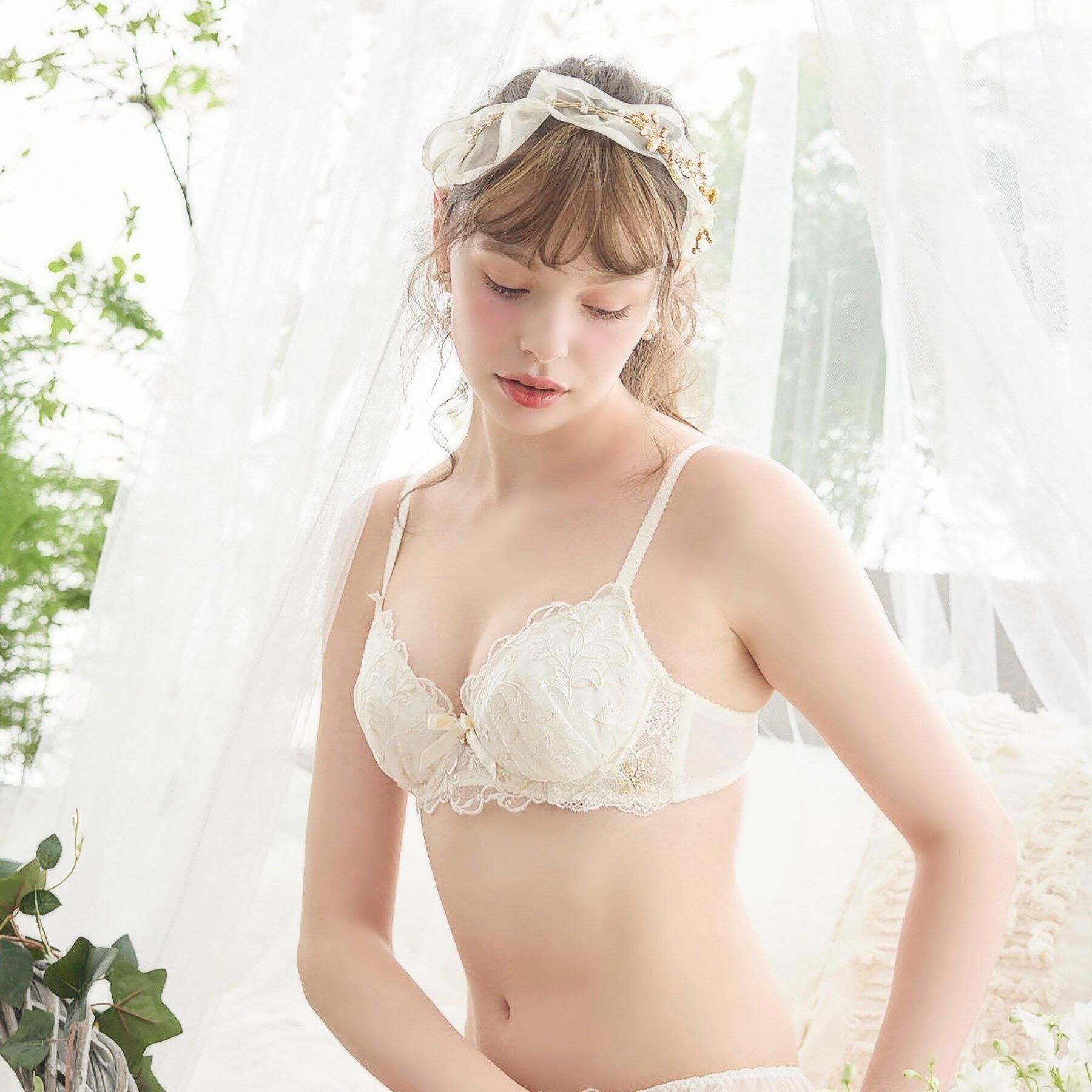 Risa Magli「イリーナ ブラジャー（E-F）＜サイドシェイプ＞」|インナー|