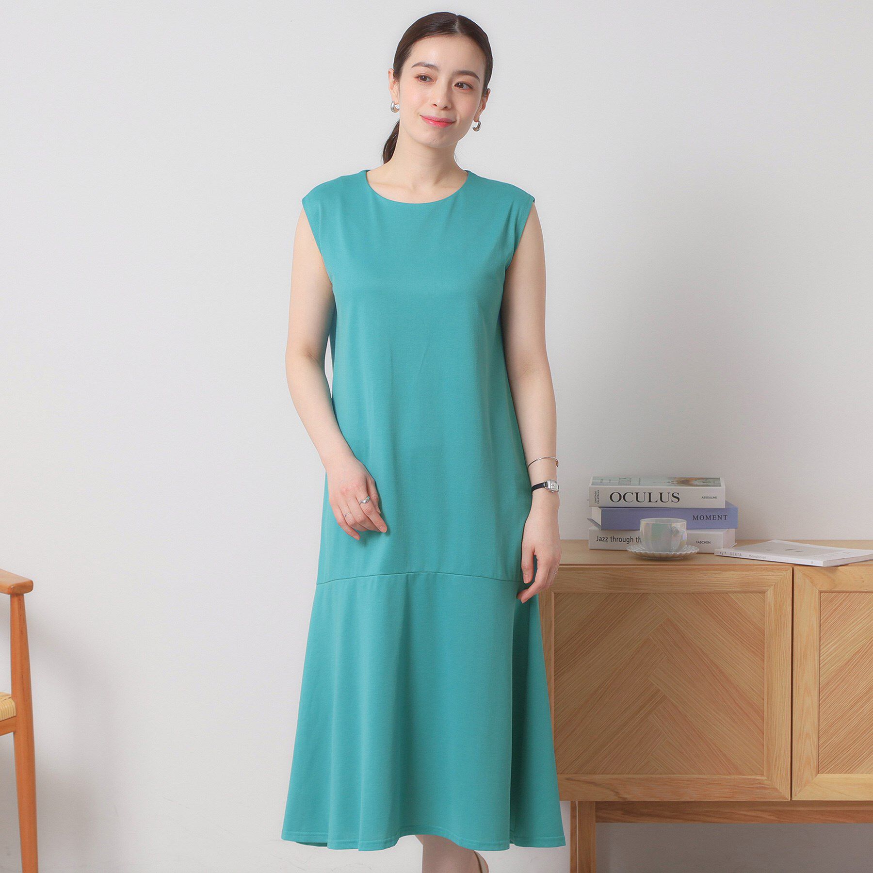 ITS&rsquo;DEMO「【清涼感／吸水速乾／洗濯機OK／洗濯後しわになりにくい】カットミラノペプラムワンピース」|ワンピース|