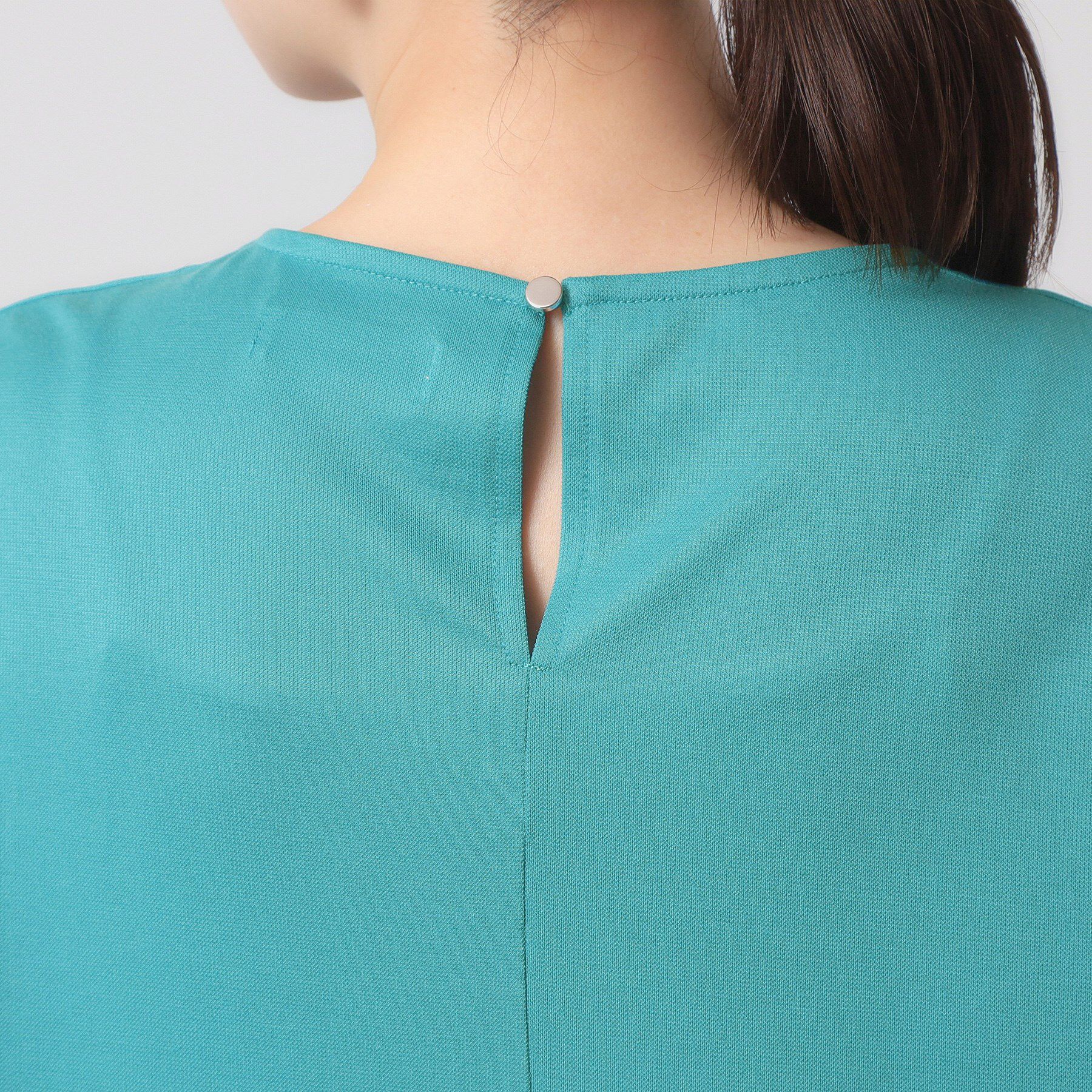 ITS&rsquo;DEMO「【清涼感／吸水速乾／洗濯機OK／洗濯後しわになりにくい】カットミラノペプラムワンピース」|ワンピース|