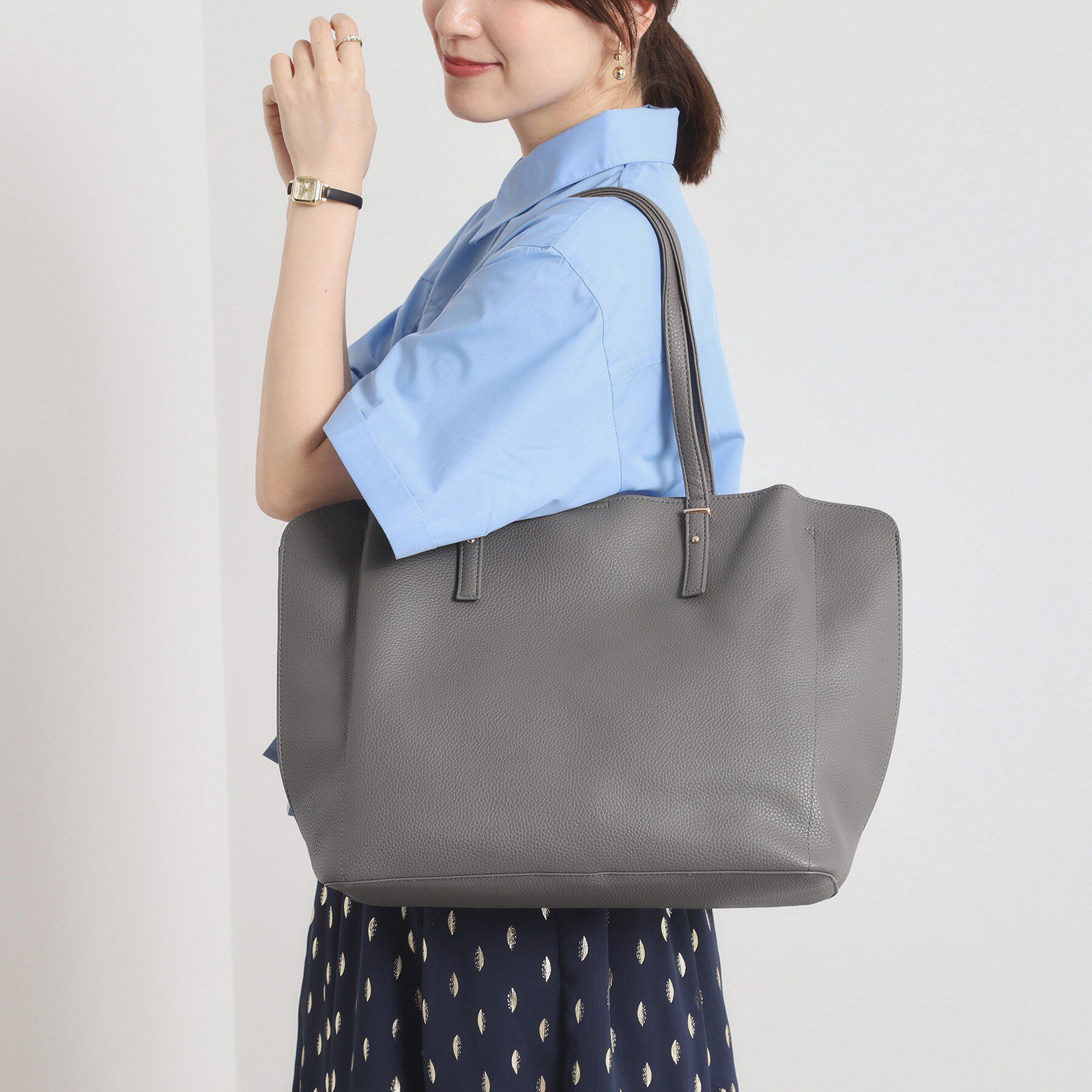 ITS&rsquo;DEMO「＜かるバッグ＞横型A4トート【通勤／PC対応】」|トートバッグ|グレー(012)