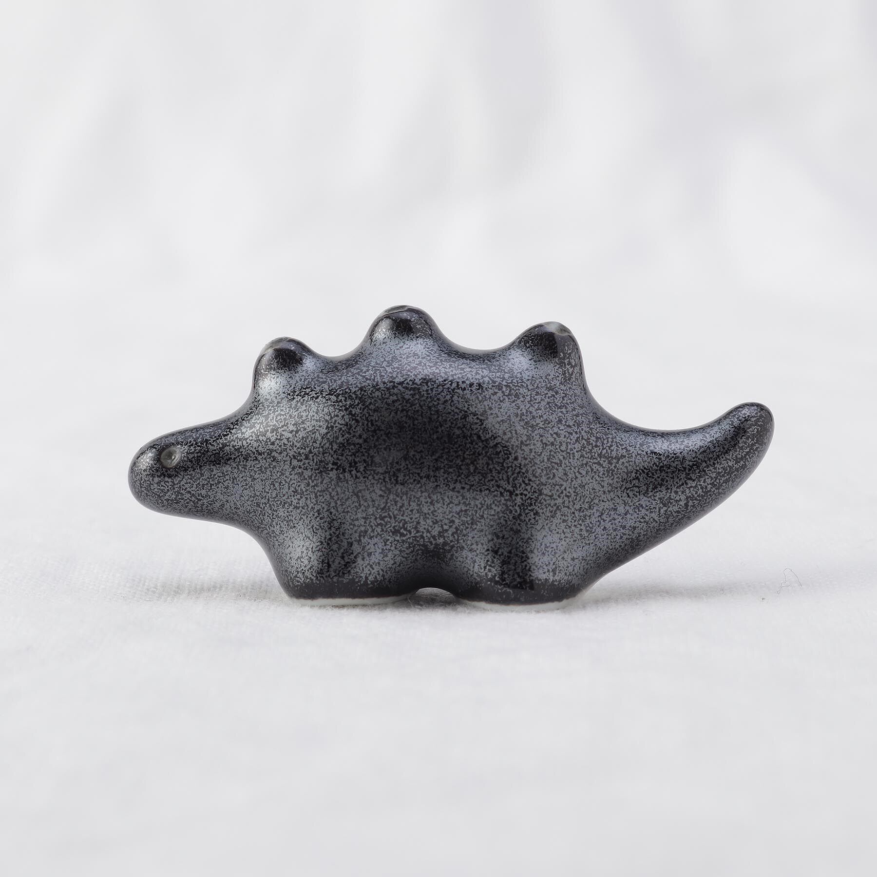 212 KITCHEN STORE「江戸っ子恐竜 黒&times;青 ステゴザウルス 箸置」|食器・キッチングッズ|