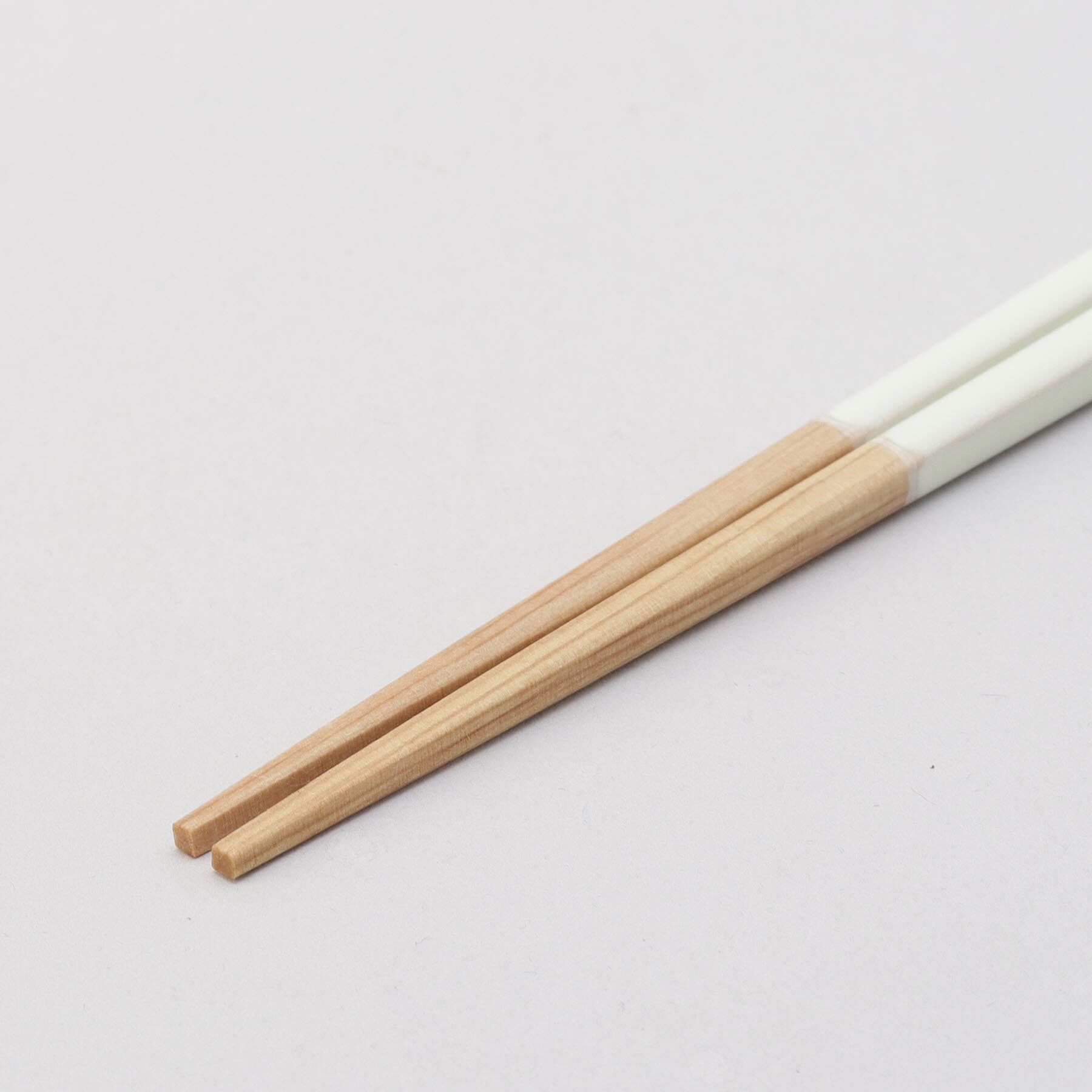 212 KITCHEN STORE「ほんとうにすべらないお箸 23cm マイルドホワイト」|食器・キッチングッズ|