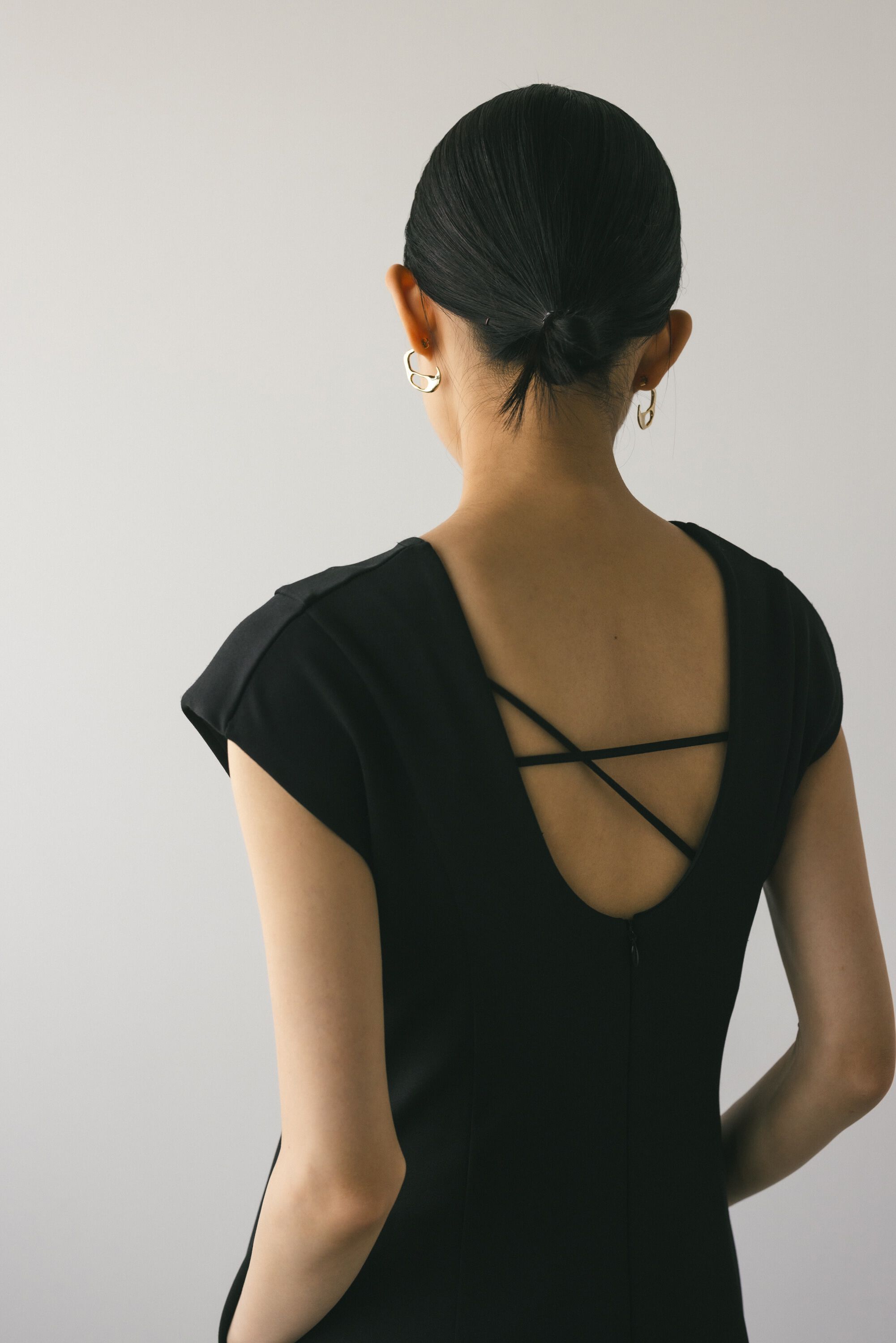 STYLEMIXER「バックオープンショルダーカットワンピース」|ワンピース|