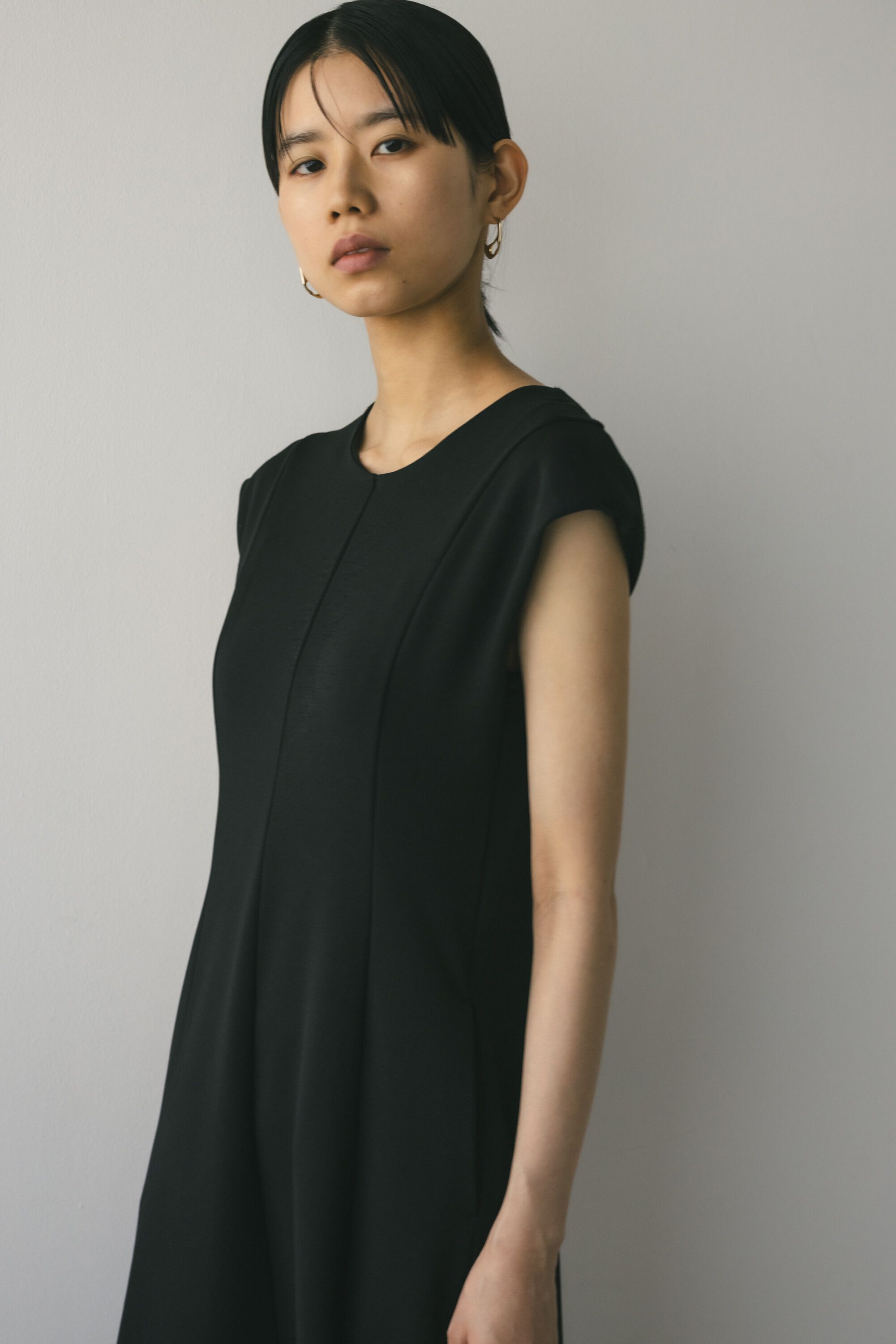 STYLEMIXER「バックオープンショルダーカットワンピース」|ワンピース|