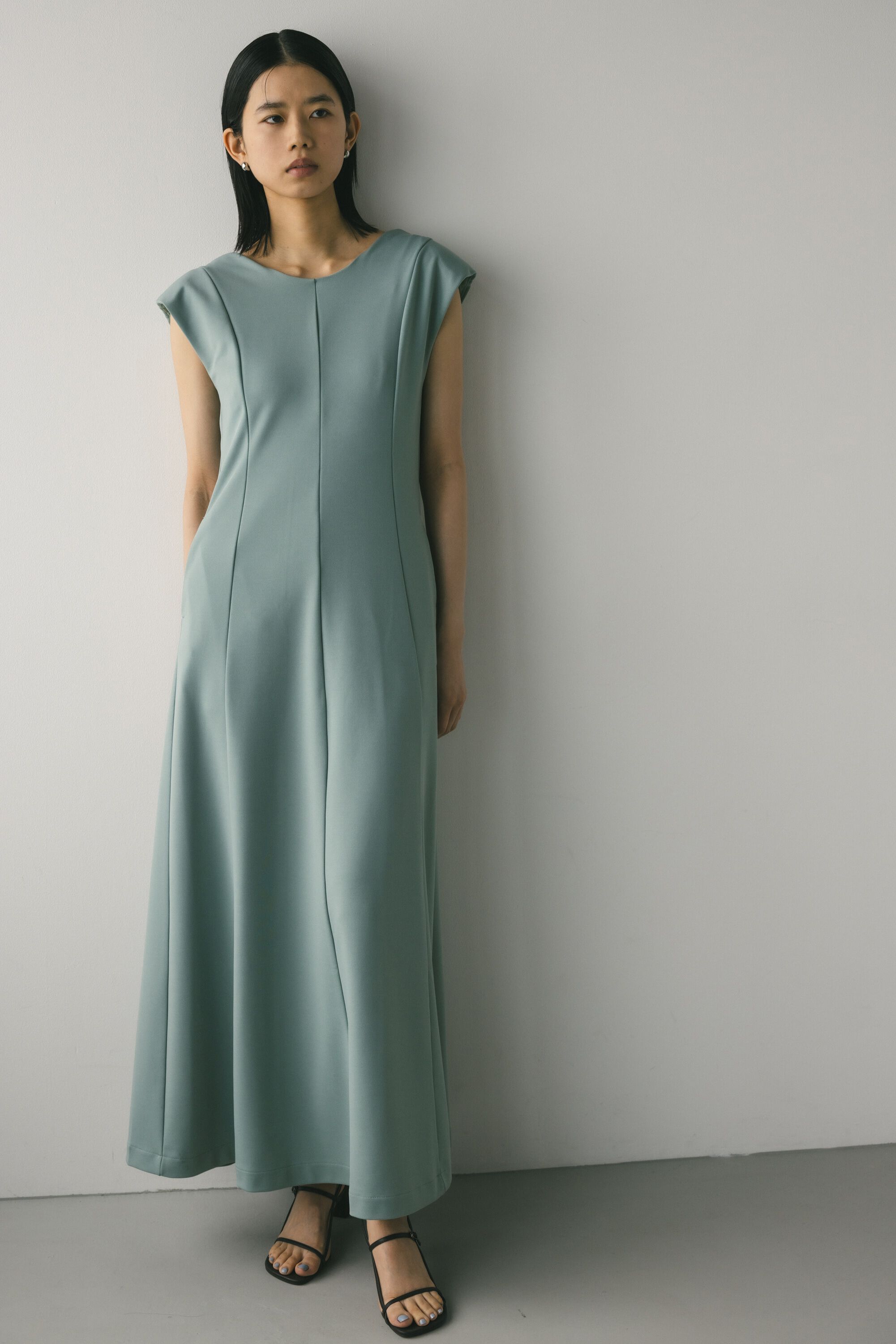 STYLEMIXER「バックオープンショルダーカットワンピース」|ワンピース|